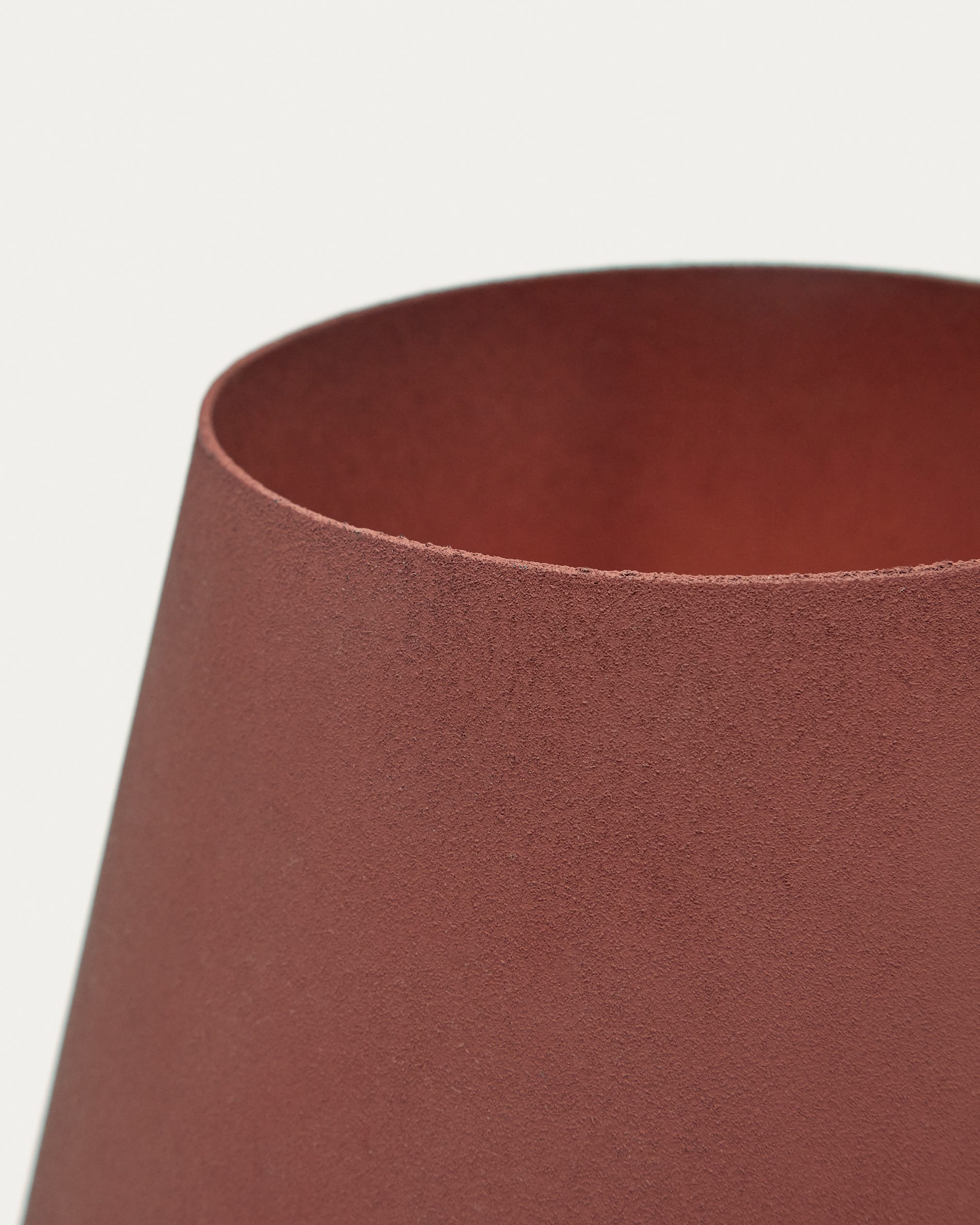 Canapost table lamp in metal with a terracotta painted finish