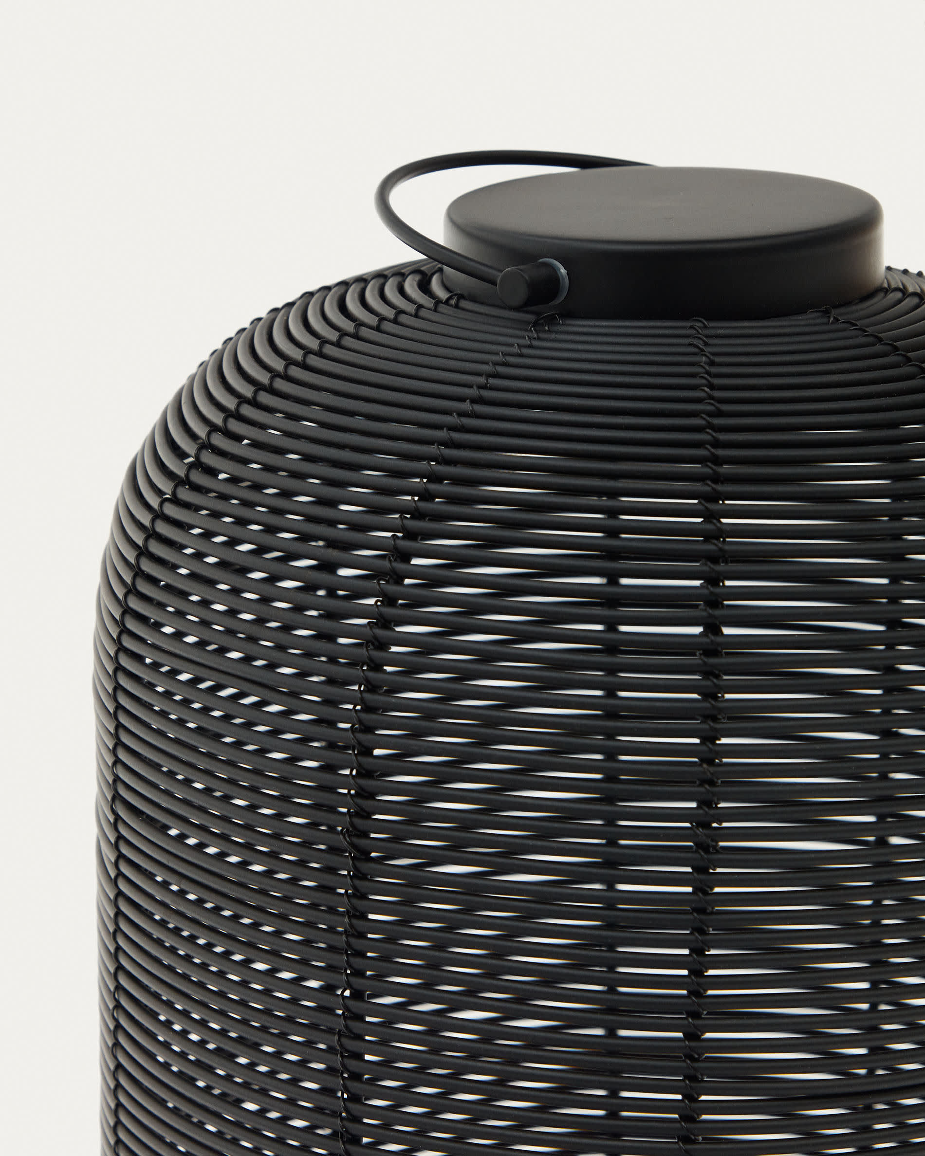 Saranella portable table lamp in black polyrattan