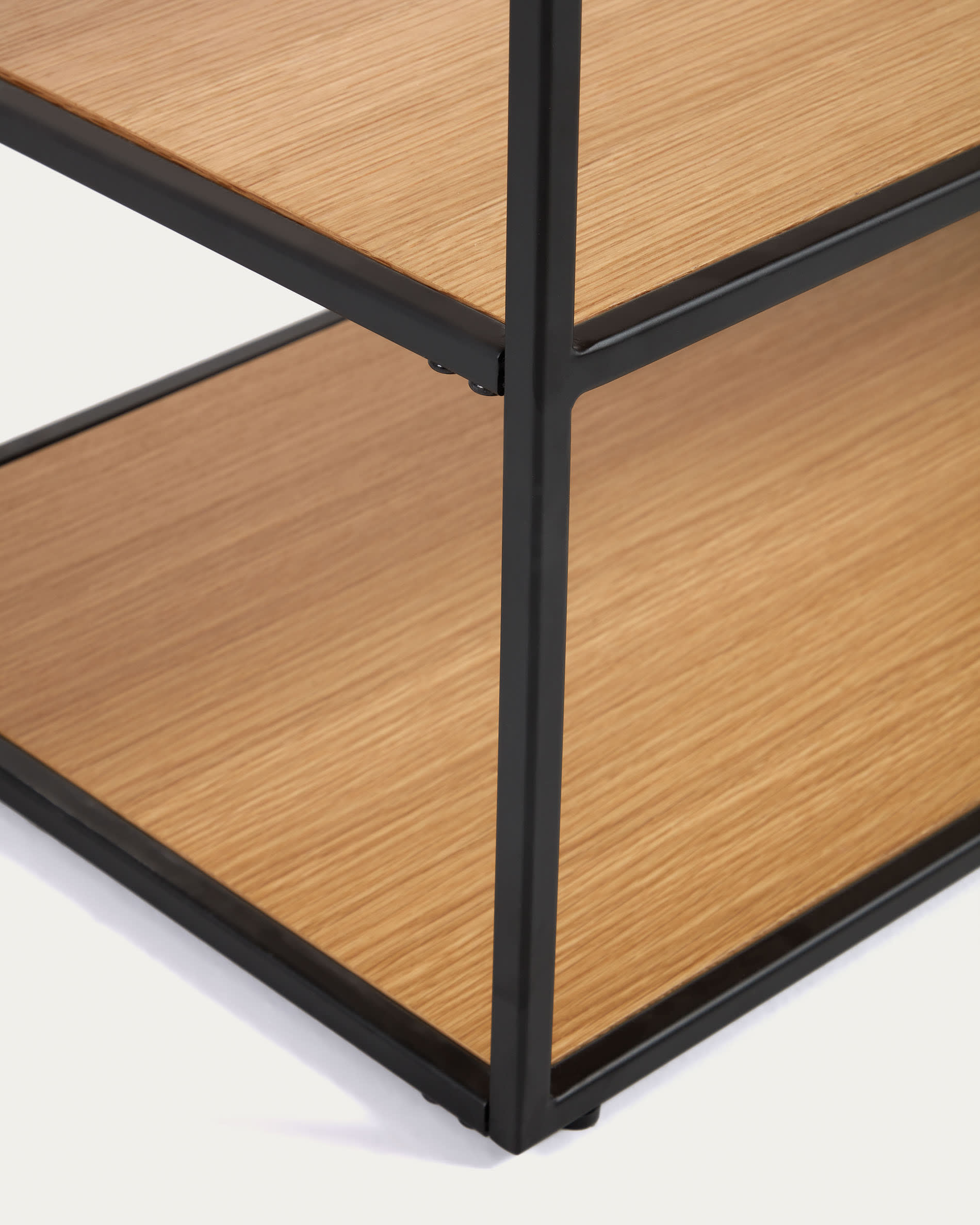 Yoana TV stand with an oak wood veneer and painted black metal structure, 160 x 40 cm