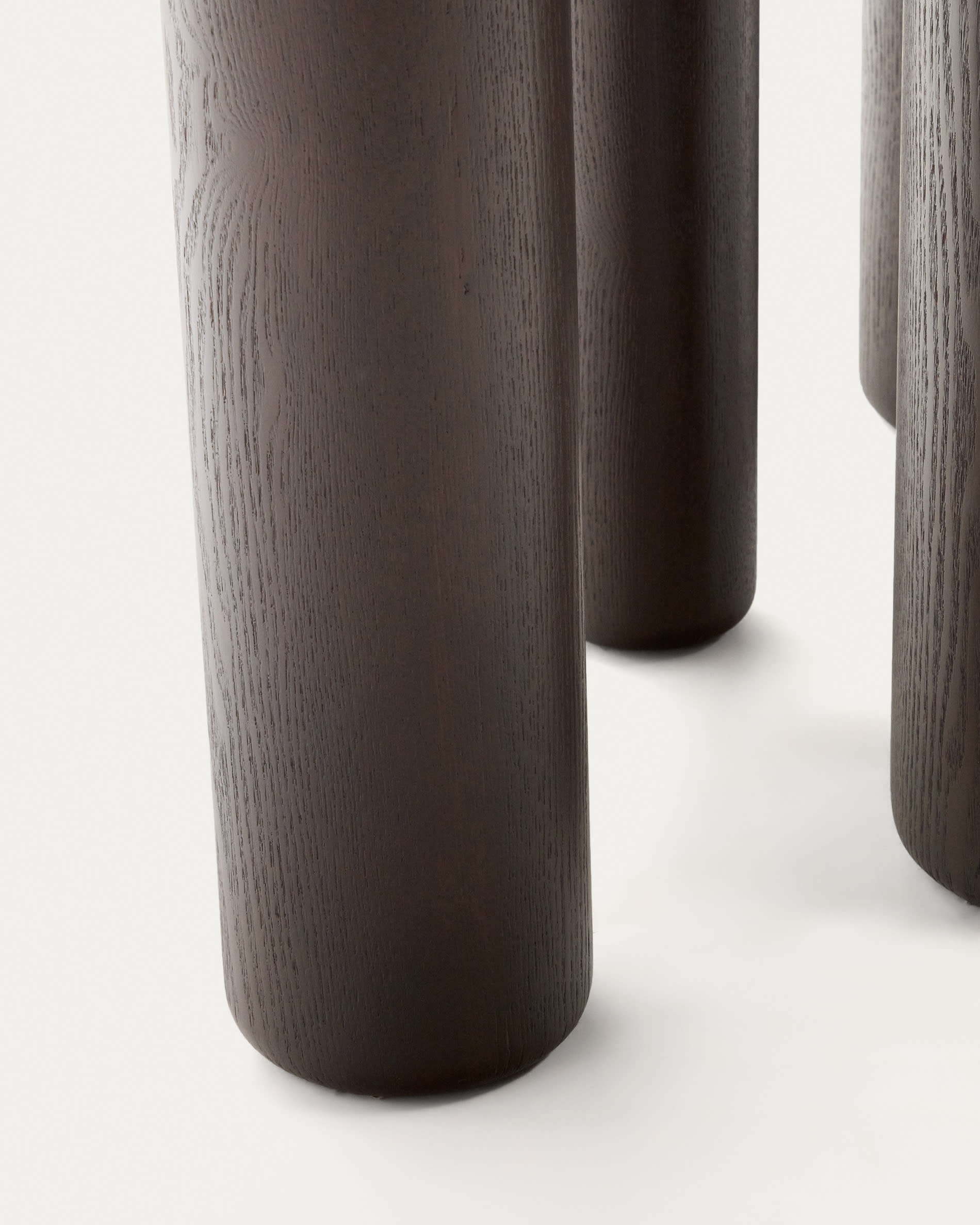 Mailen oval table in ash wood veneer with dark finish, Ø 220 x 105 cm