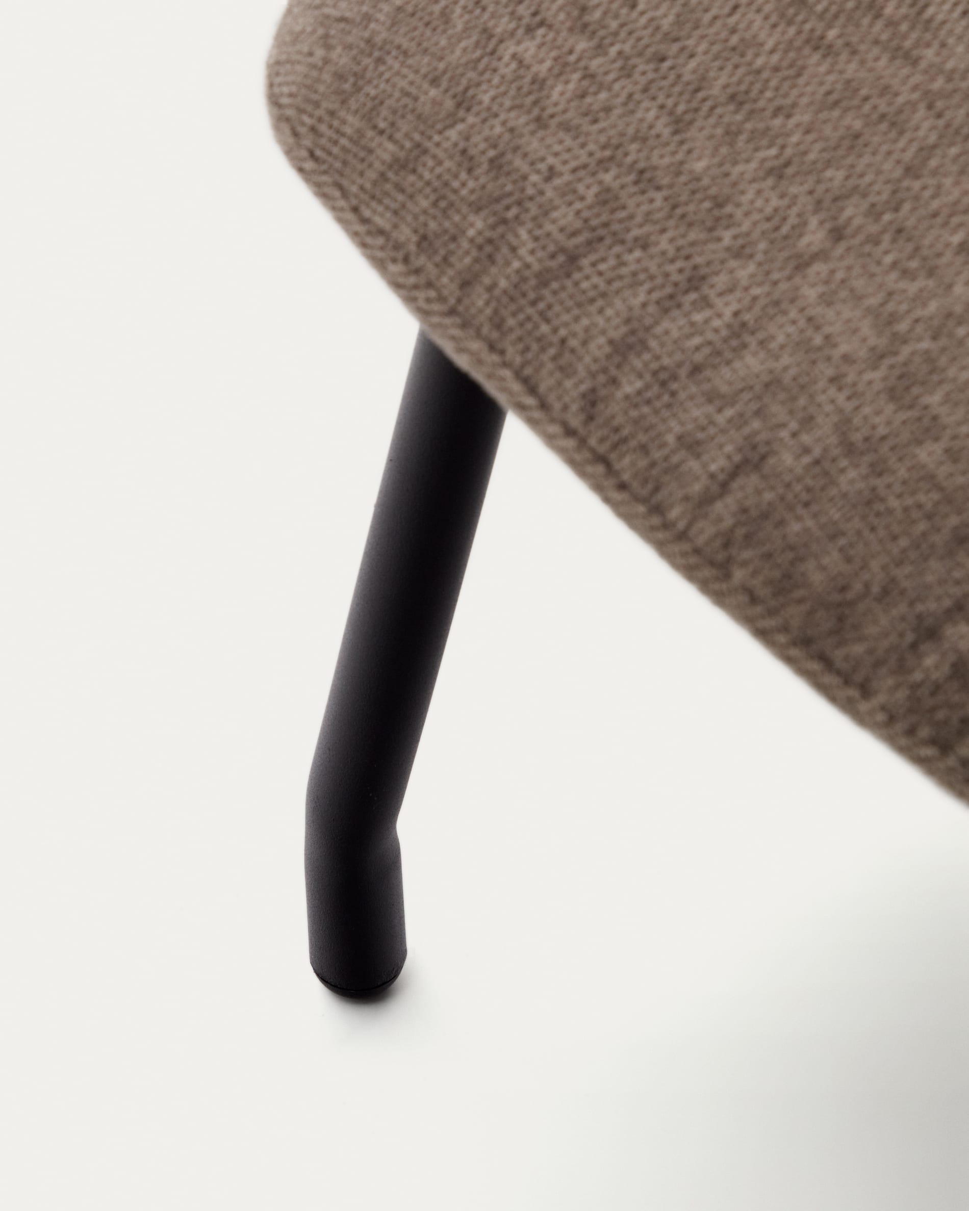 Belina footrest in light brown and steel with black finish FSC 100%