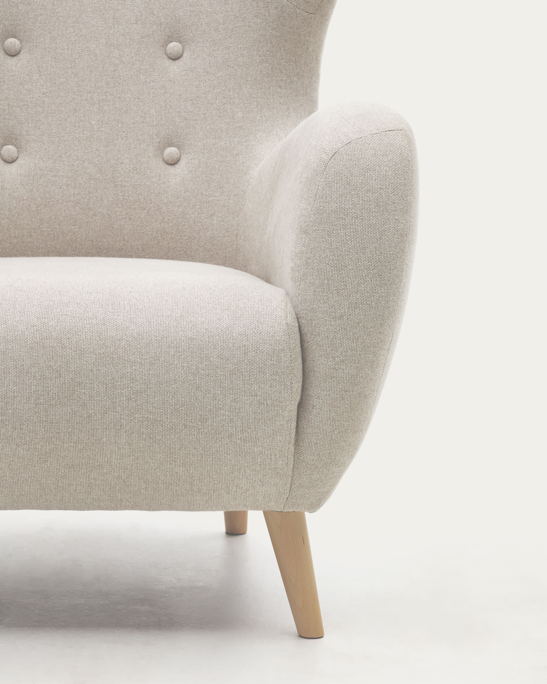 Patio beige armchair with solid beech wood legs FSC Mix Credit