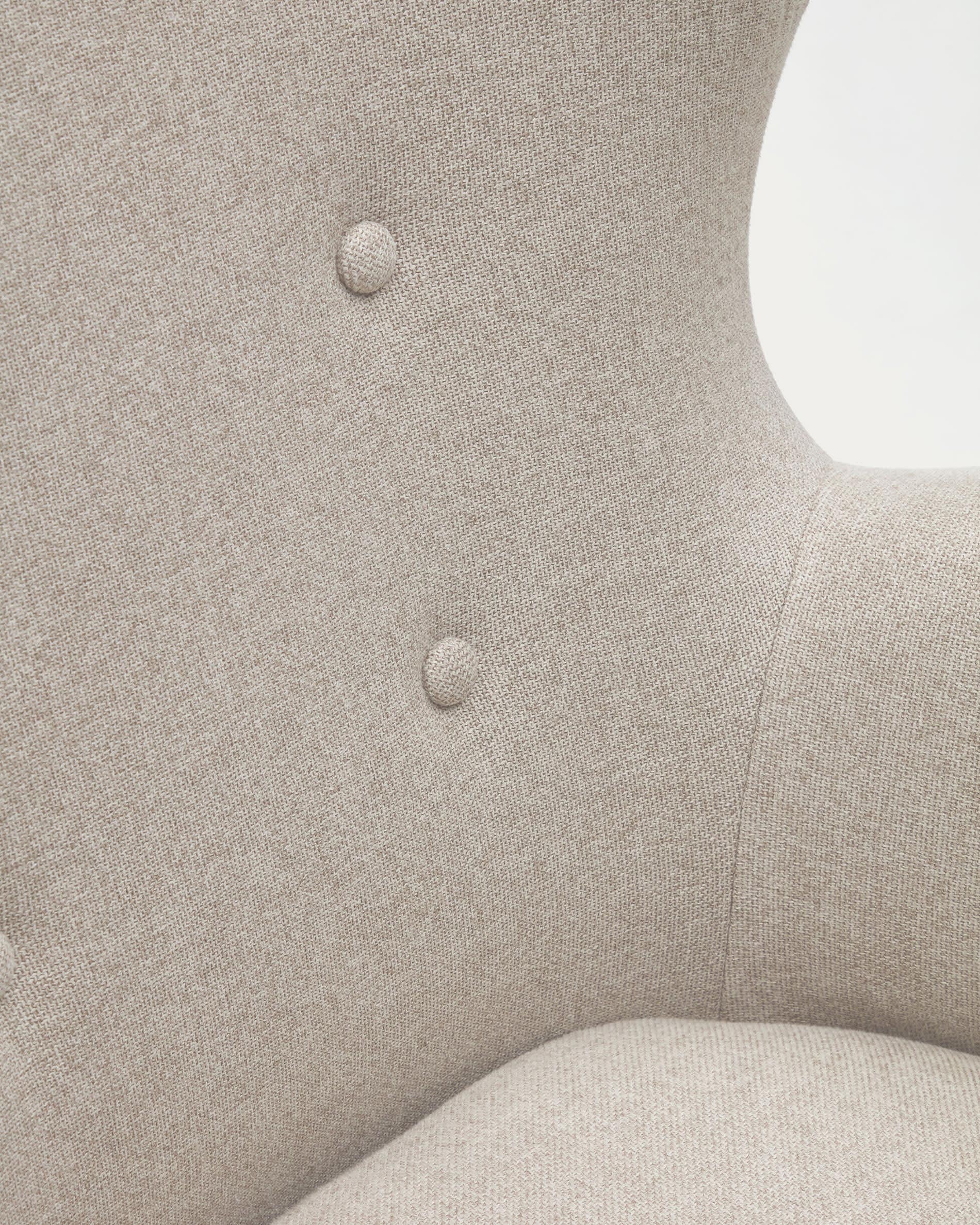 Patio beige armchair with solid beech wood legs FSC Mix Credit