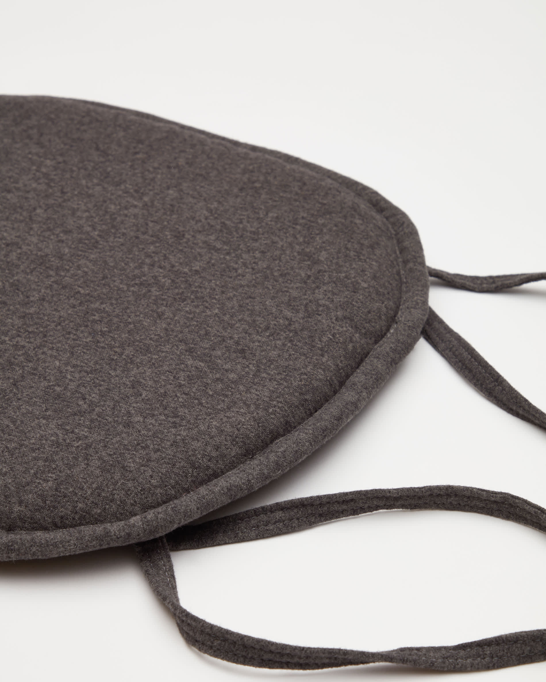 Cushion for Romane chair in dark grey 43 x 43 cm
