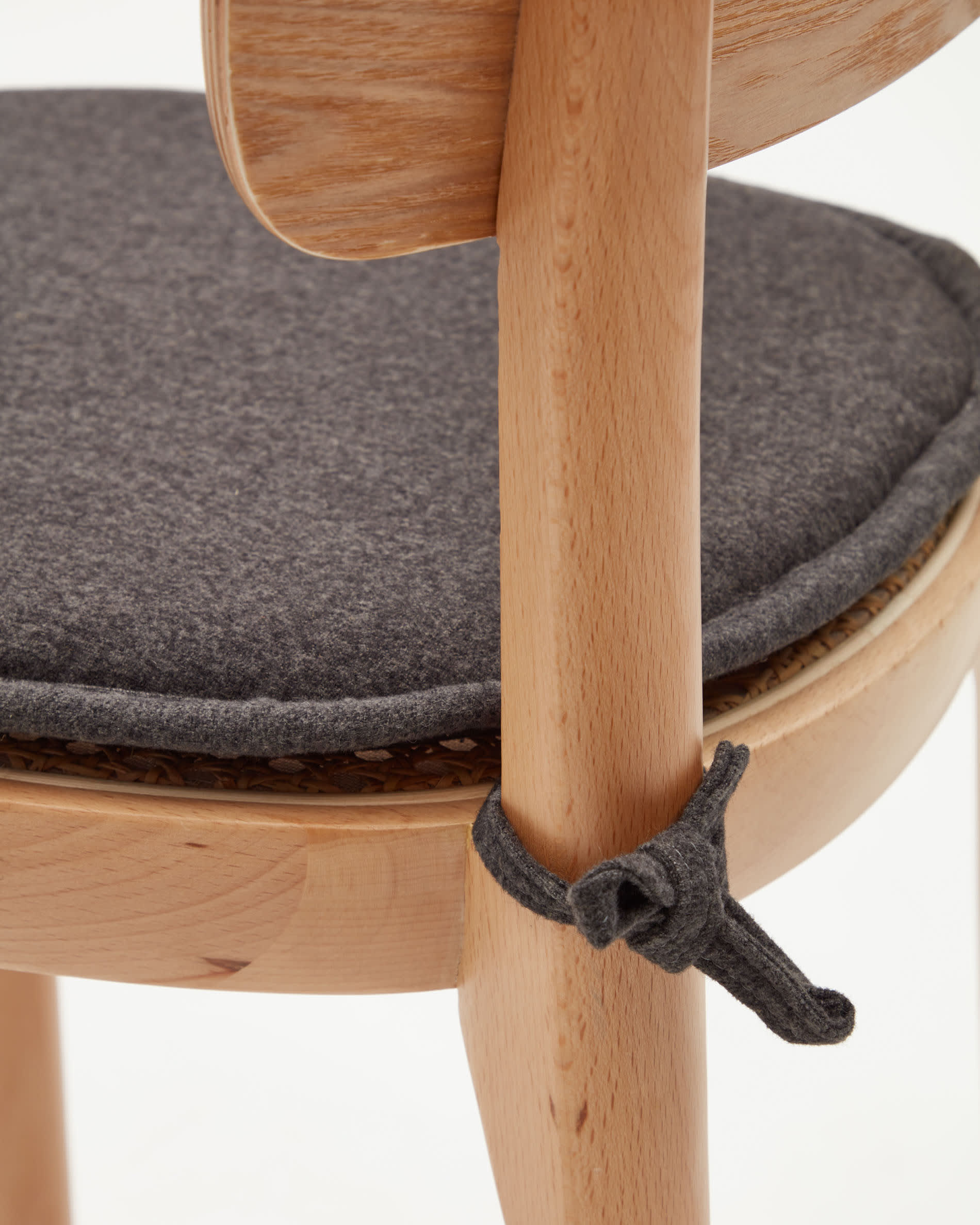 Cushion for Romane chair in dark grey 43 x 43 cm