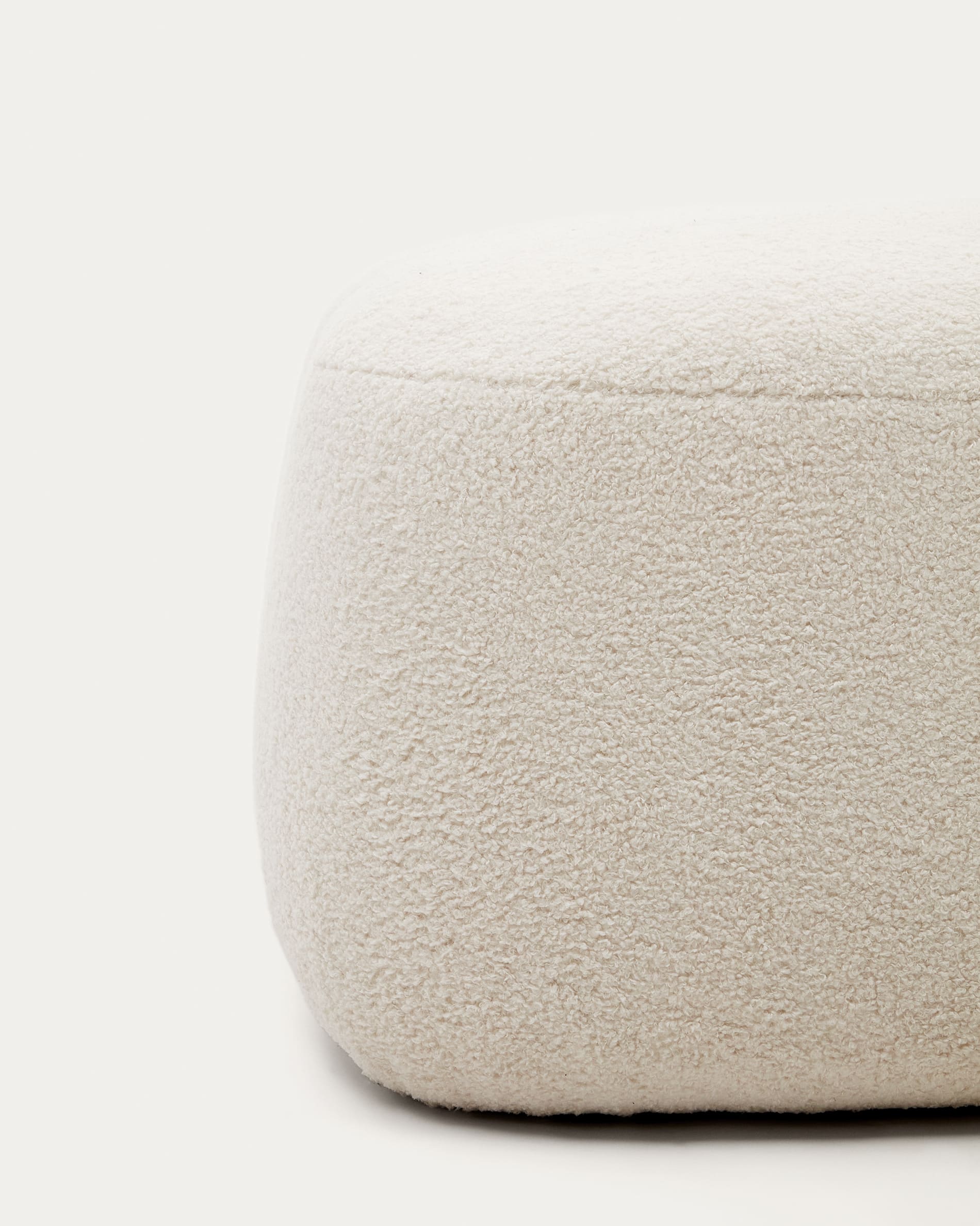 Martina ecru bouclé footrest 123 x 85cm FSC Mix Credit