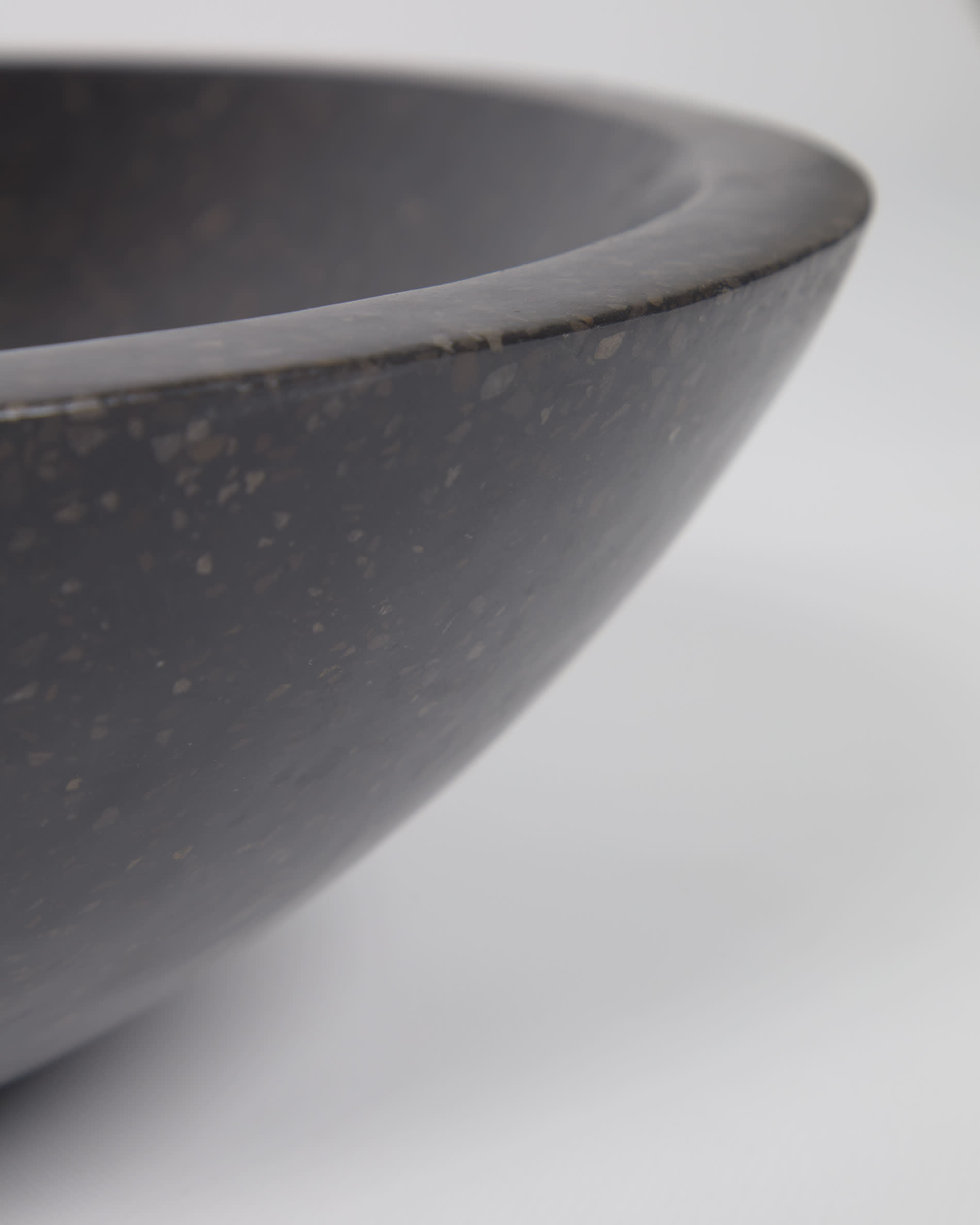 Delina countertop washbasin in black terrazzo Ø 40 cm