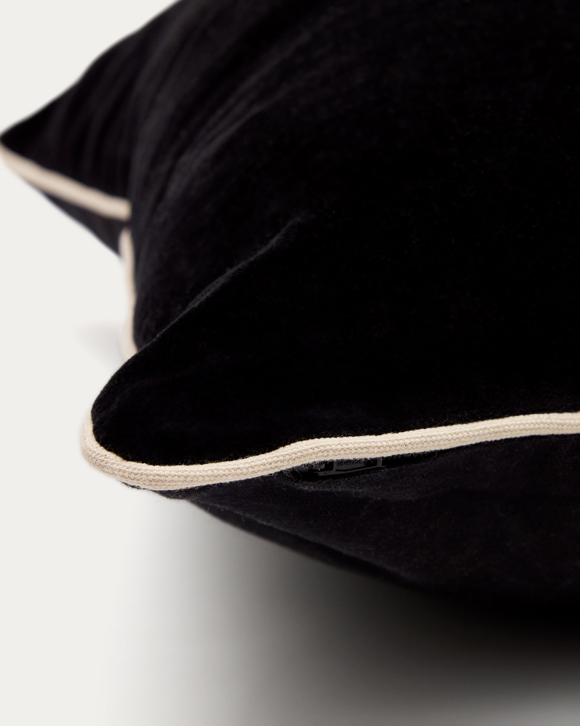 Julina 100% cotton and black velvet cushion cover with white