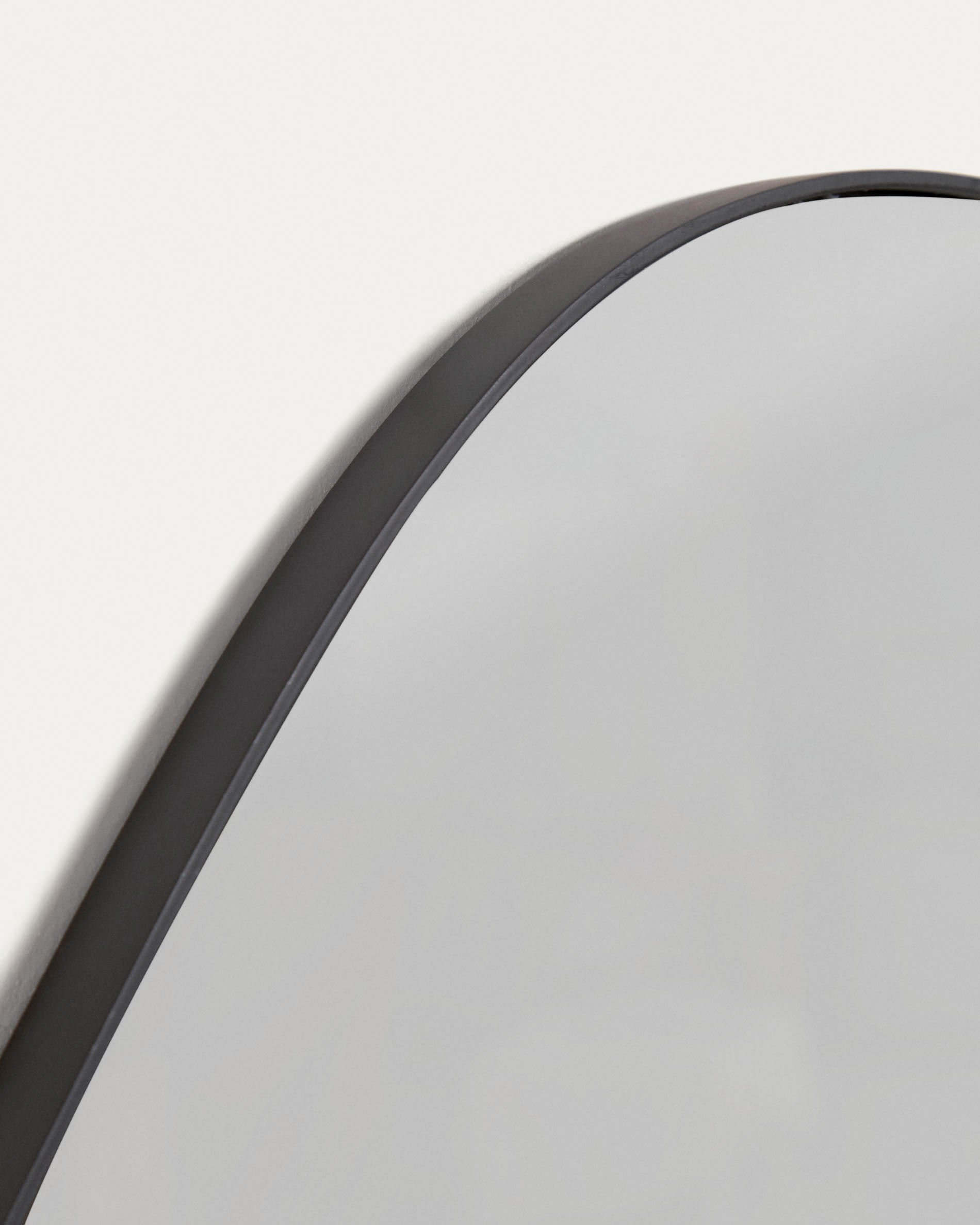 Comair Kabinettspiegel Mit Griff – Schwarzer Handspiegel Mit Aufhängeöse, 25 Cm Durchmesser