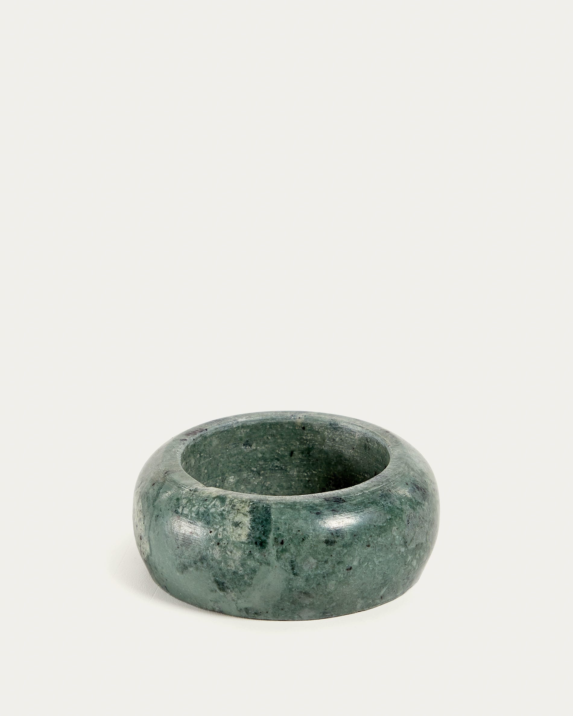 Cinderella set of 2 green marble serviette rings | Kave Home