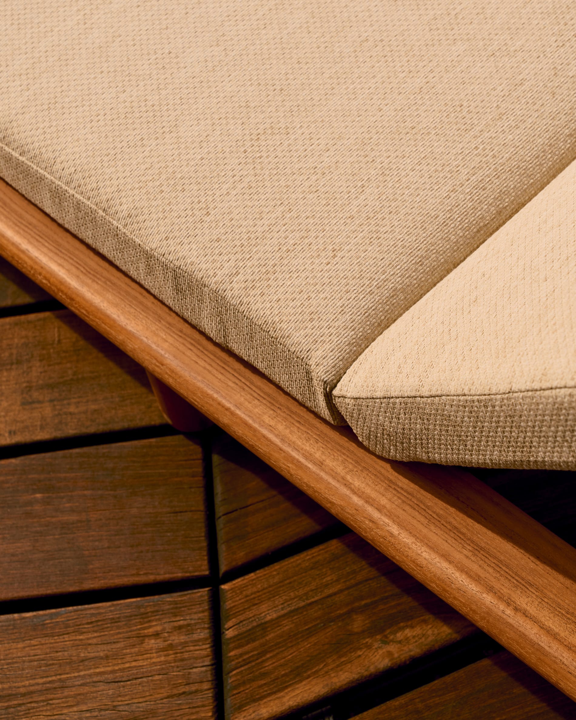 Turqueta sun lounger made from solid teak wood FSC 100%