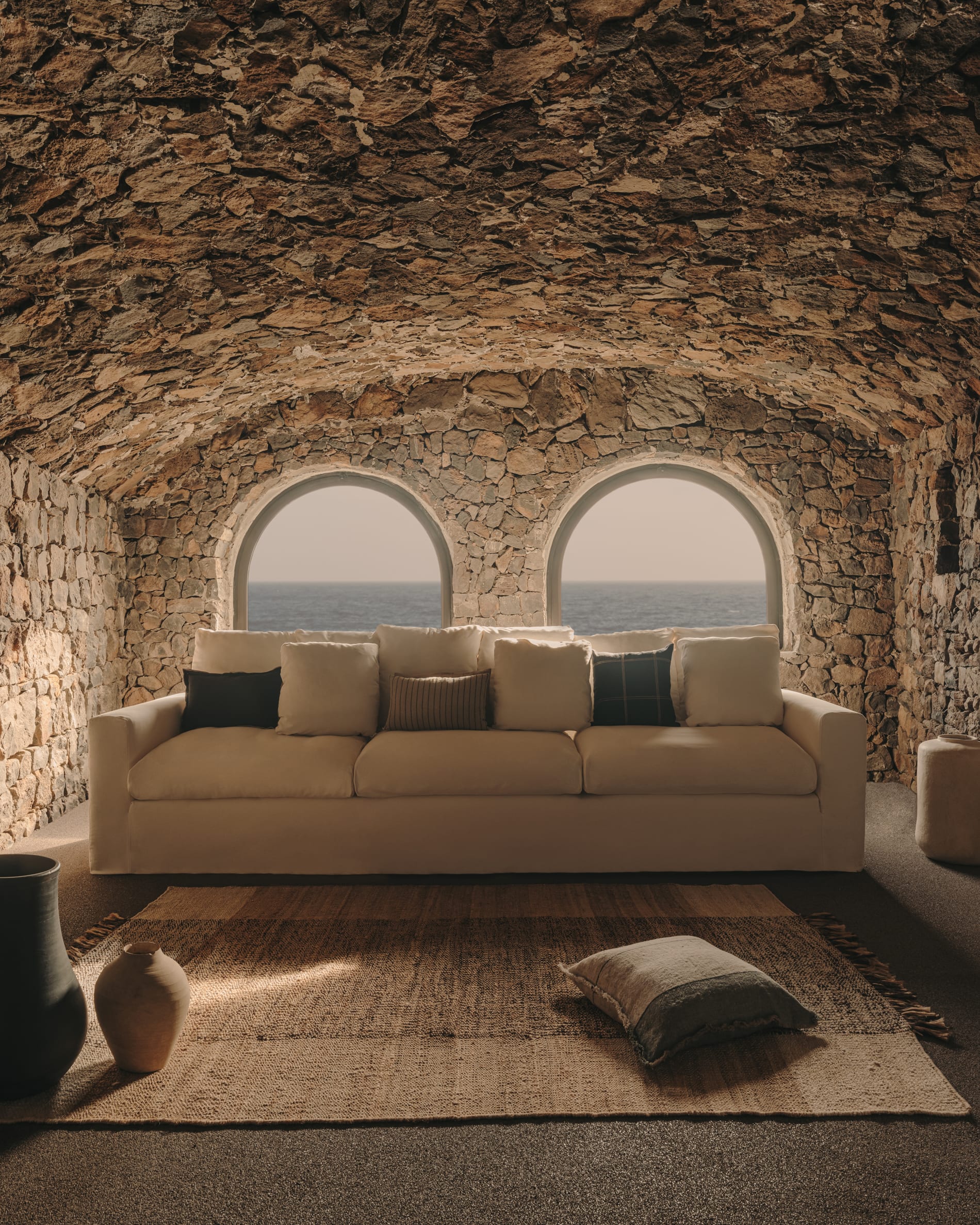 Nora 4-seater sofa with removable cover with linen and cotton cushions in ecru 340cm