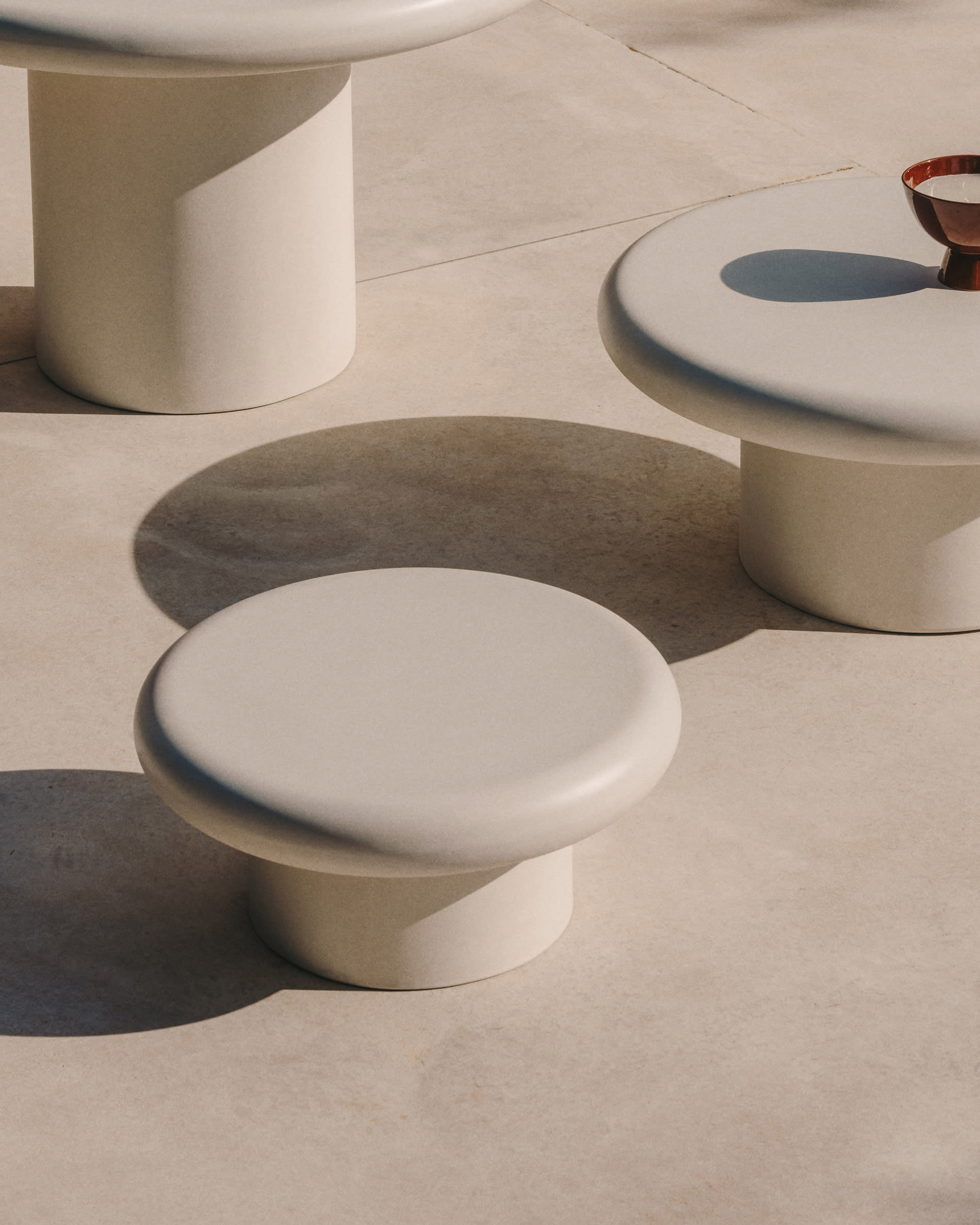 Addaia Round White Cement Coffee Table O66 cm Kave Home
