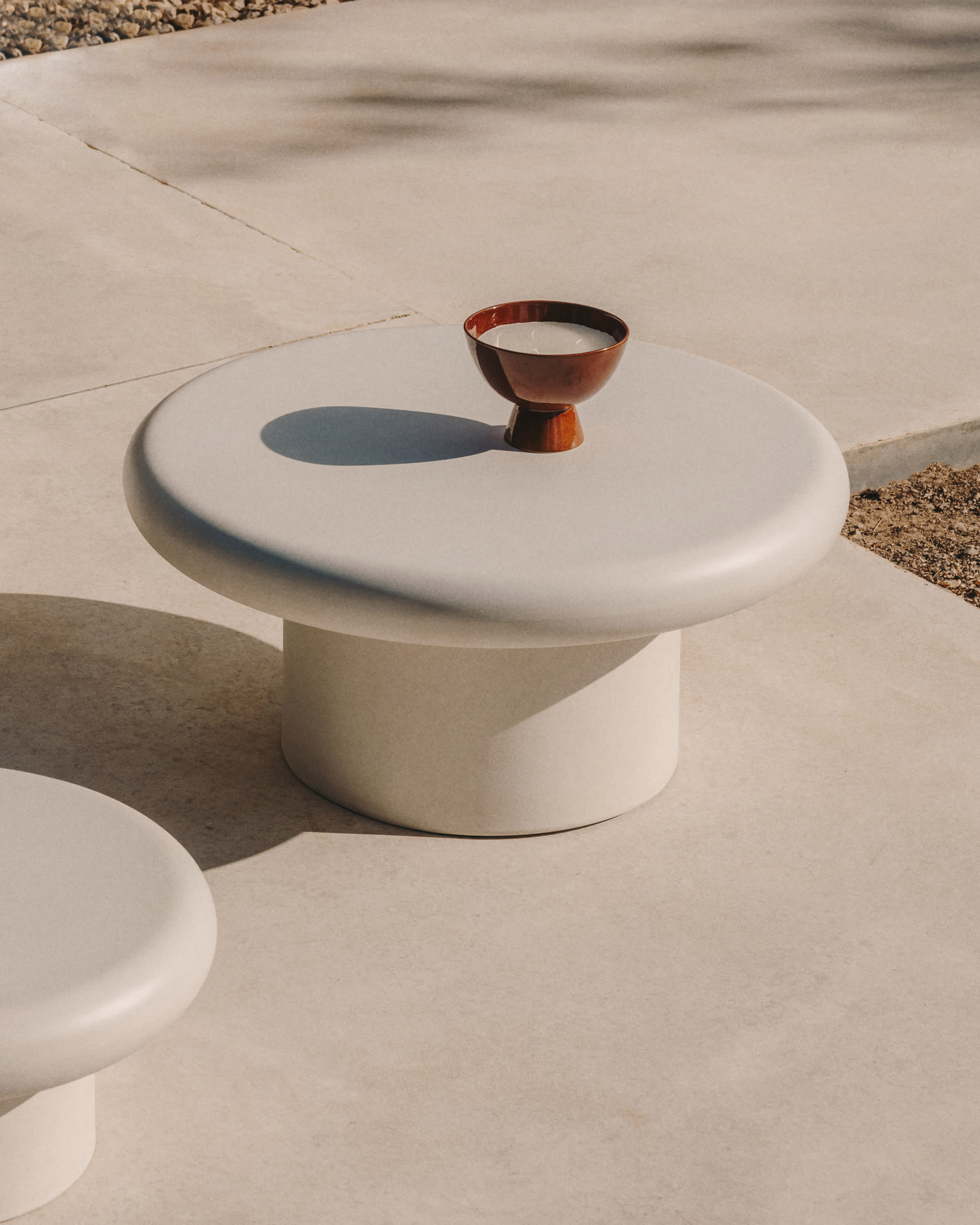 Addaia Round White Cement Coffee Table Ø90 cm | Kave Home