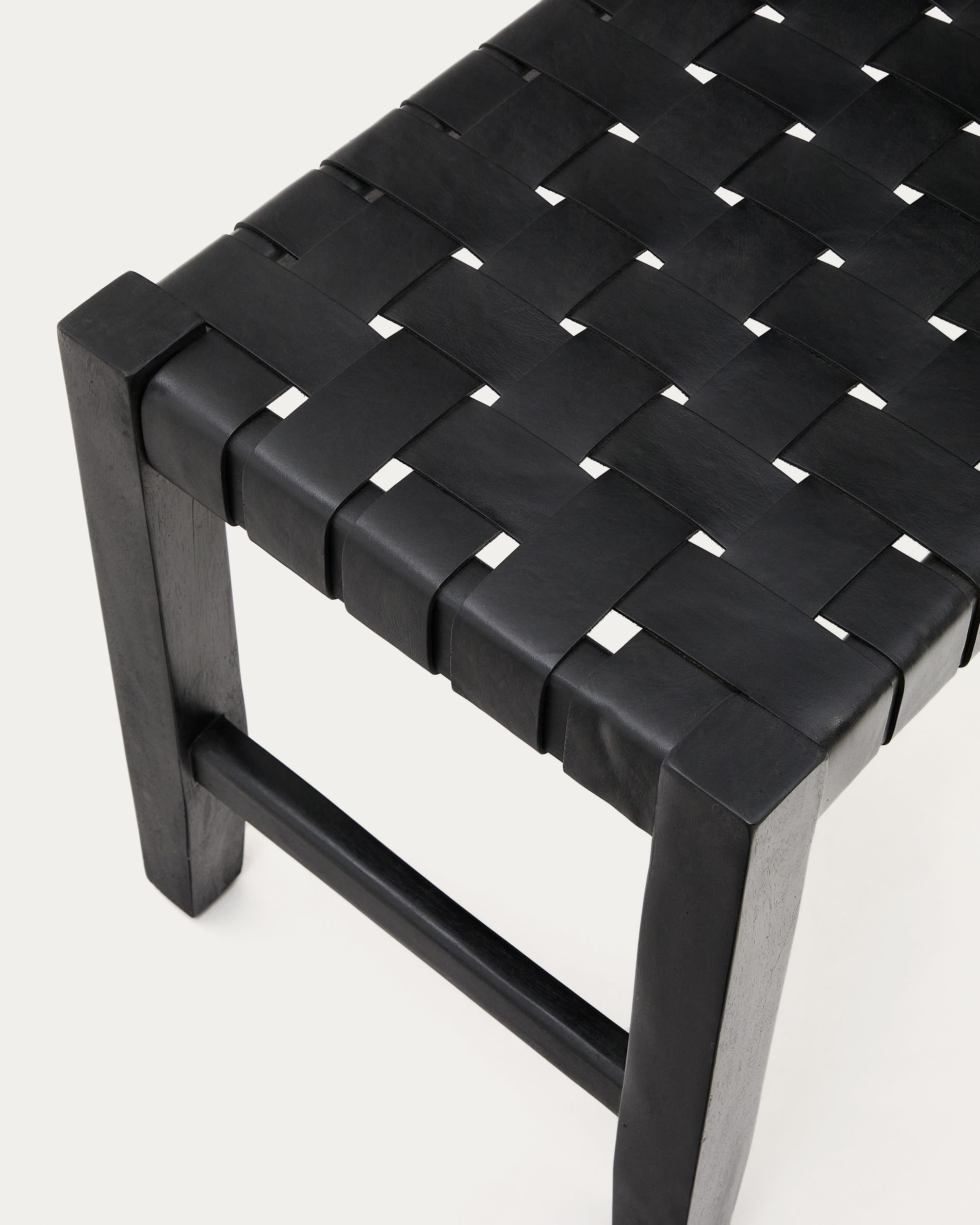 Calixta bench in leather and solid mahogany wood with black finish 120 cm