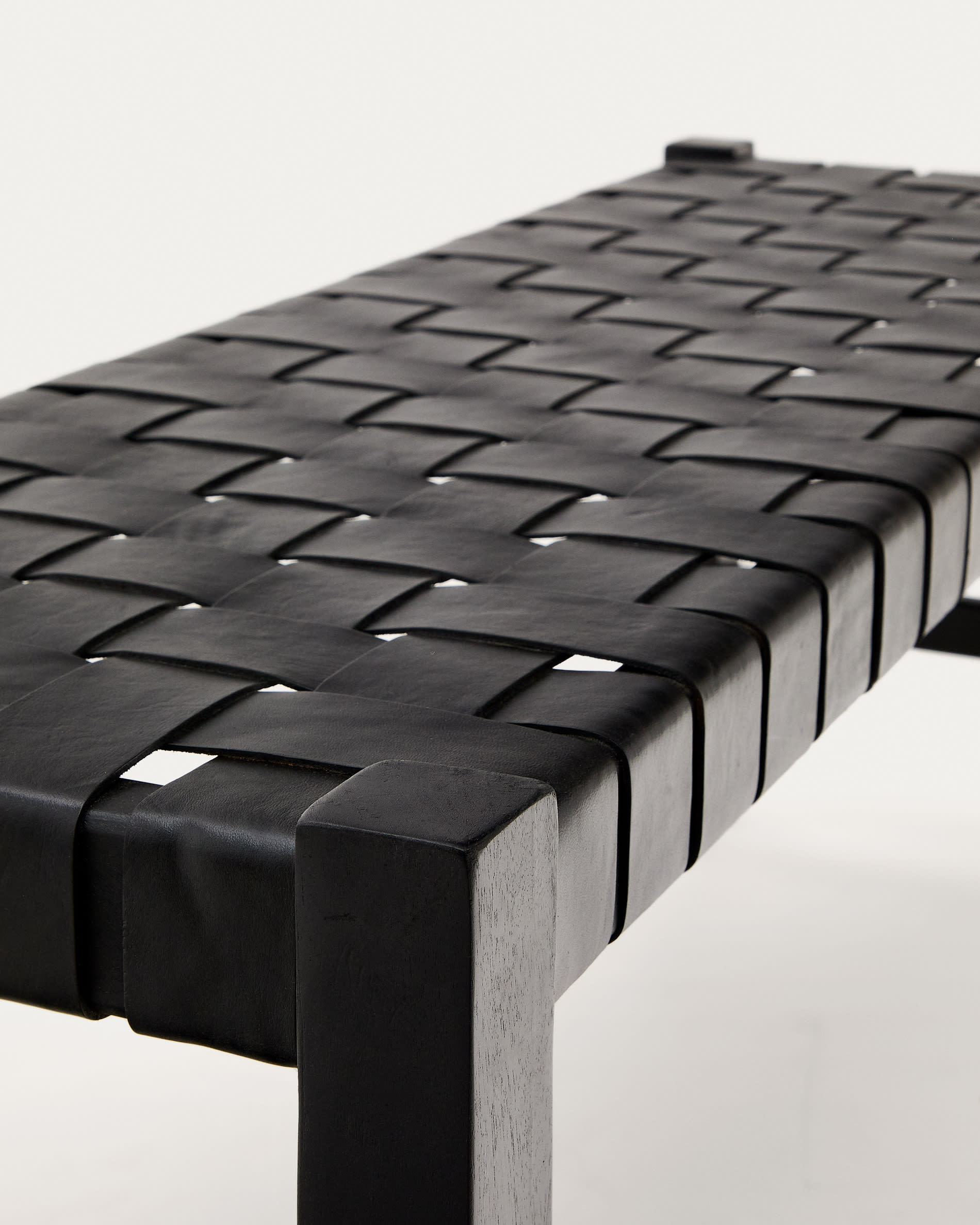 Calixta bench in leather and solid mahogany wood with black finish 120 cm