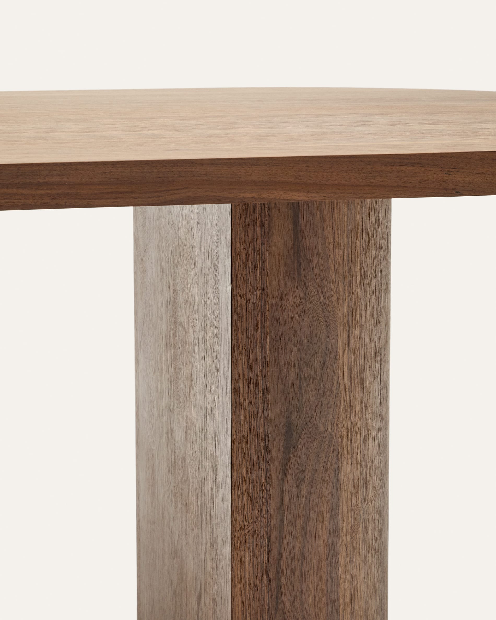 Nealy table with a walnut veneer in a dark finish, 200 x 100 cm