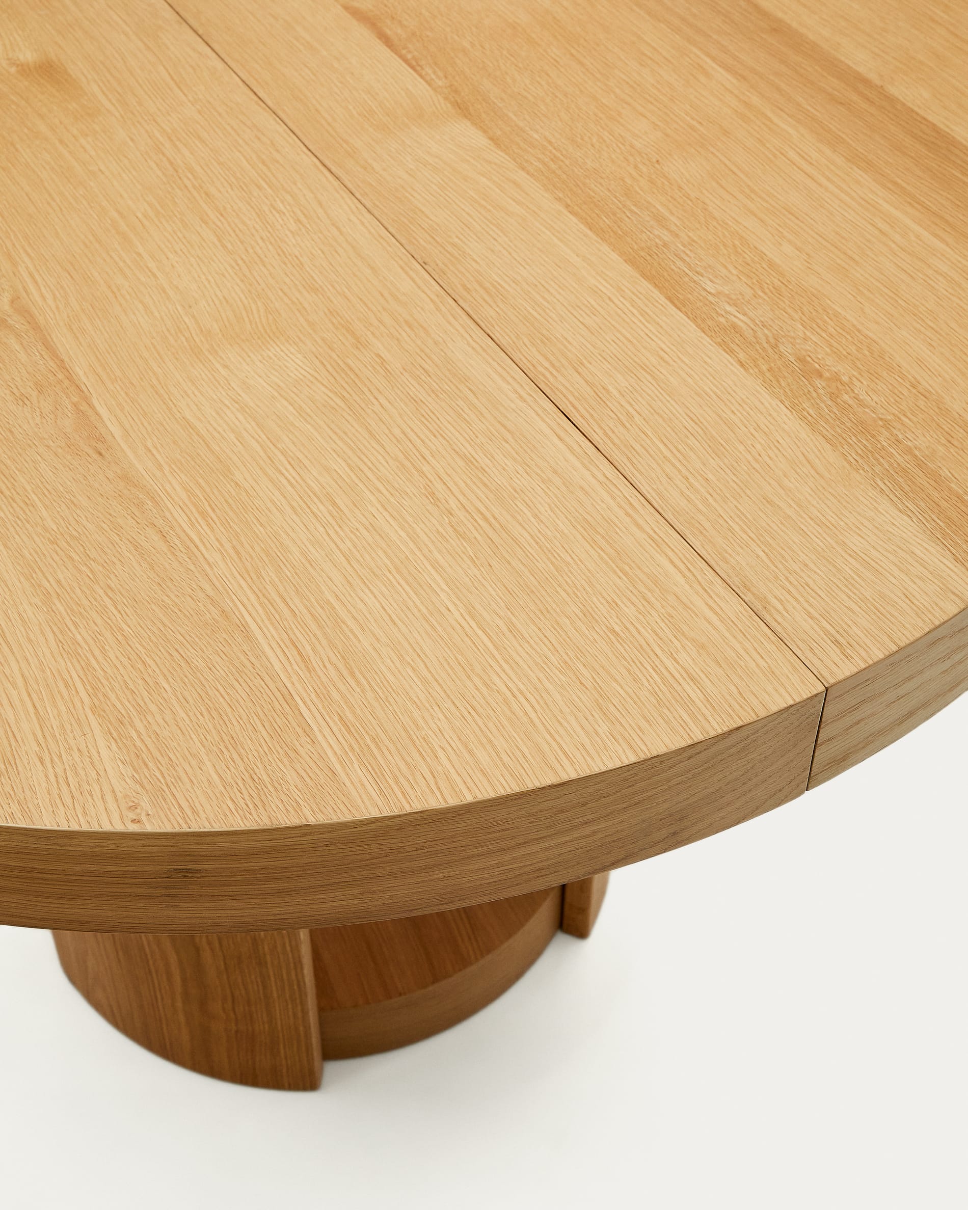 Artis extendable round table in solid oak wood and veneer, 150 (200) cm x 80 cm FSC 100%