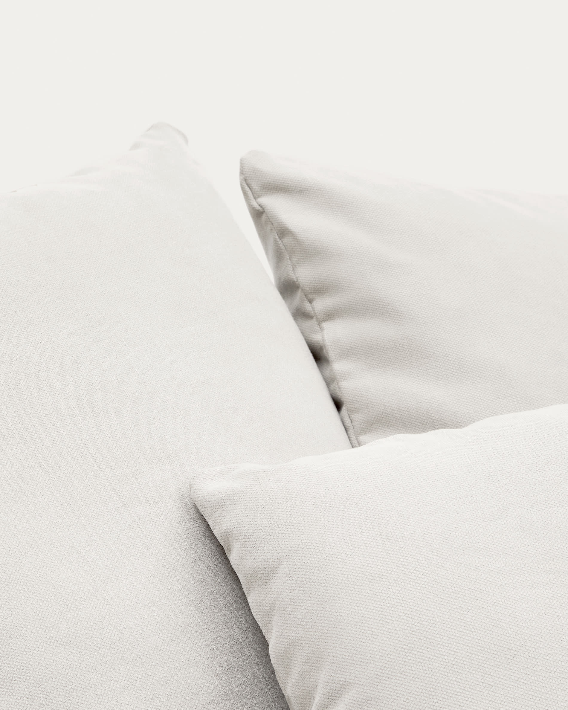 Nora armchair with removable cover with linen and cotton cushion in ecru 140cm