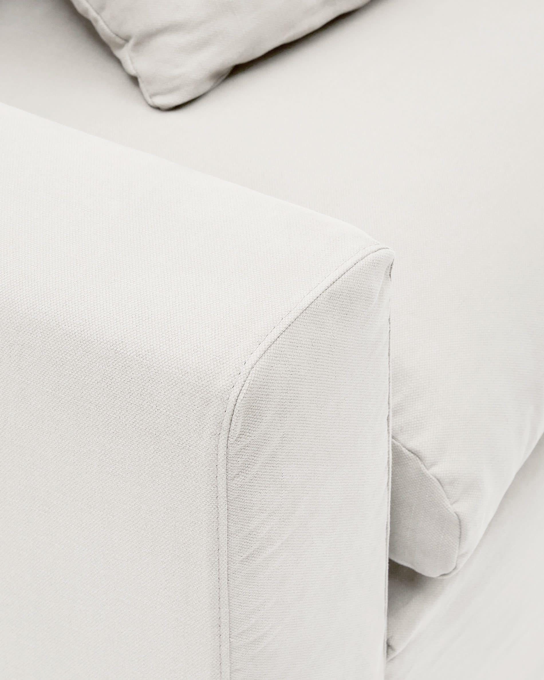 Nora armchair with removable cover with linen and cotton cushion in ecru 140cm