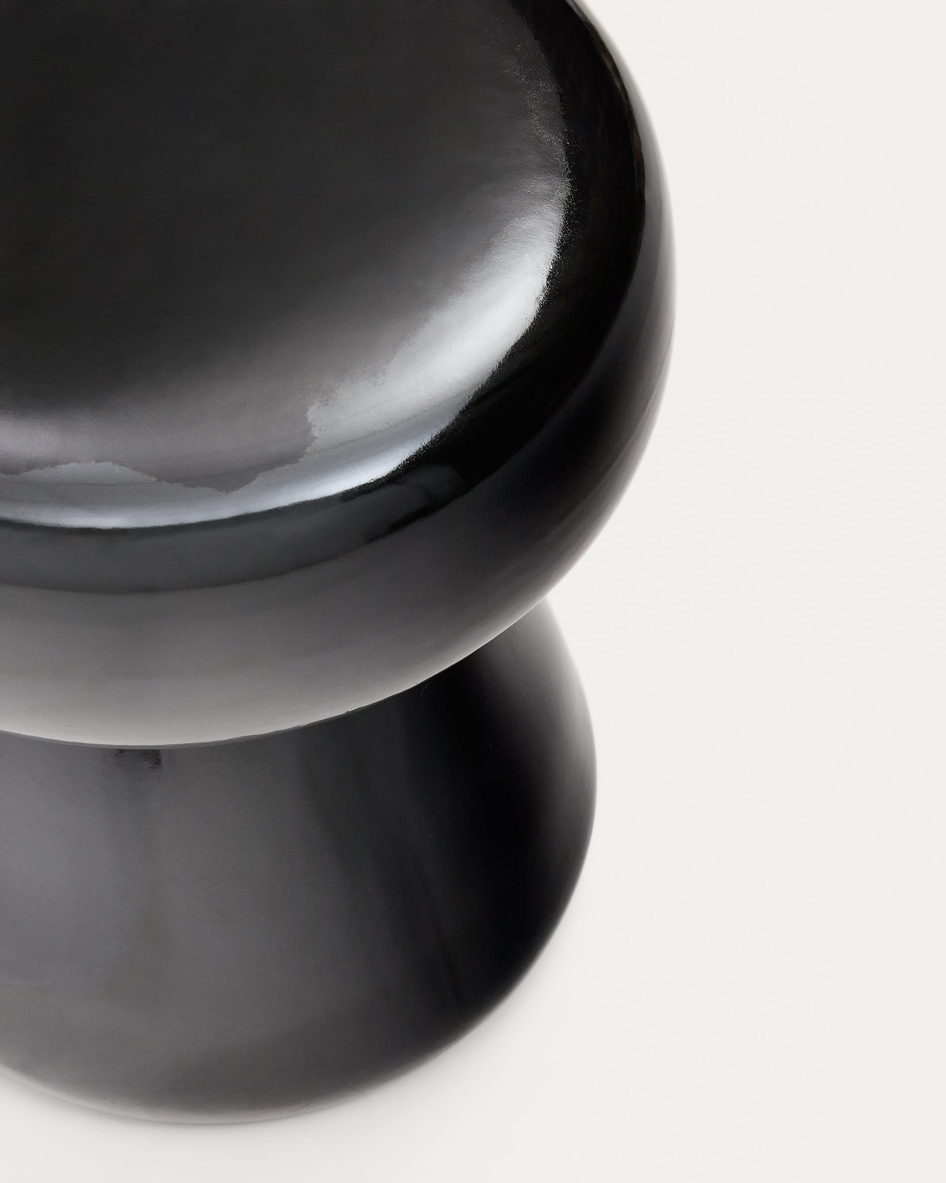 Manya black ceramic side table O 38 cm Kave Home