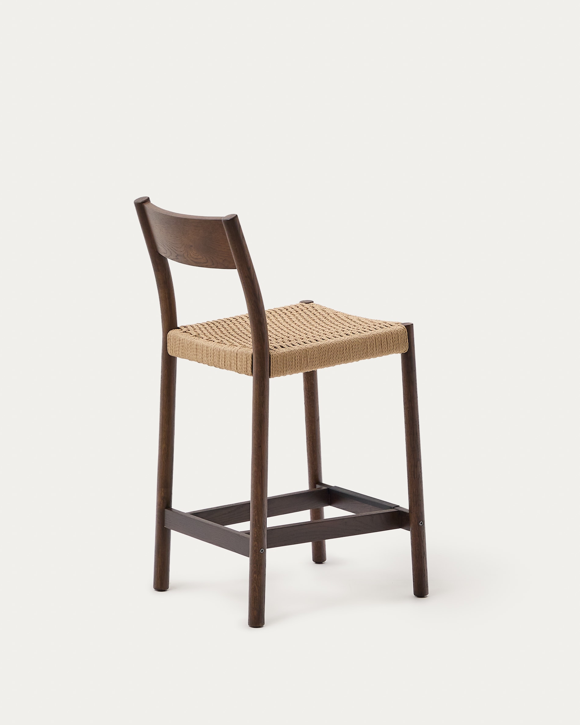 Yalia stool with backrest in solid oak wood with walnut finish and rope seat, 65 cm, FSC Mix Credit