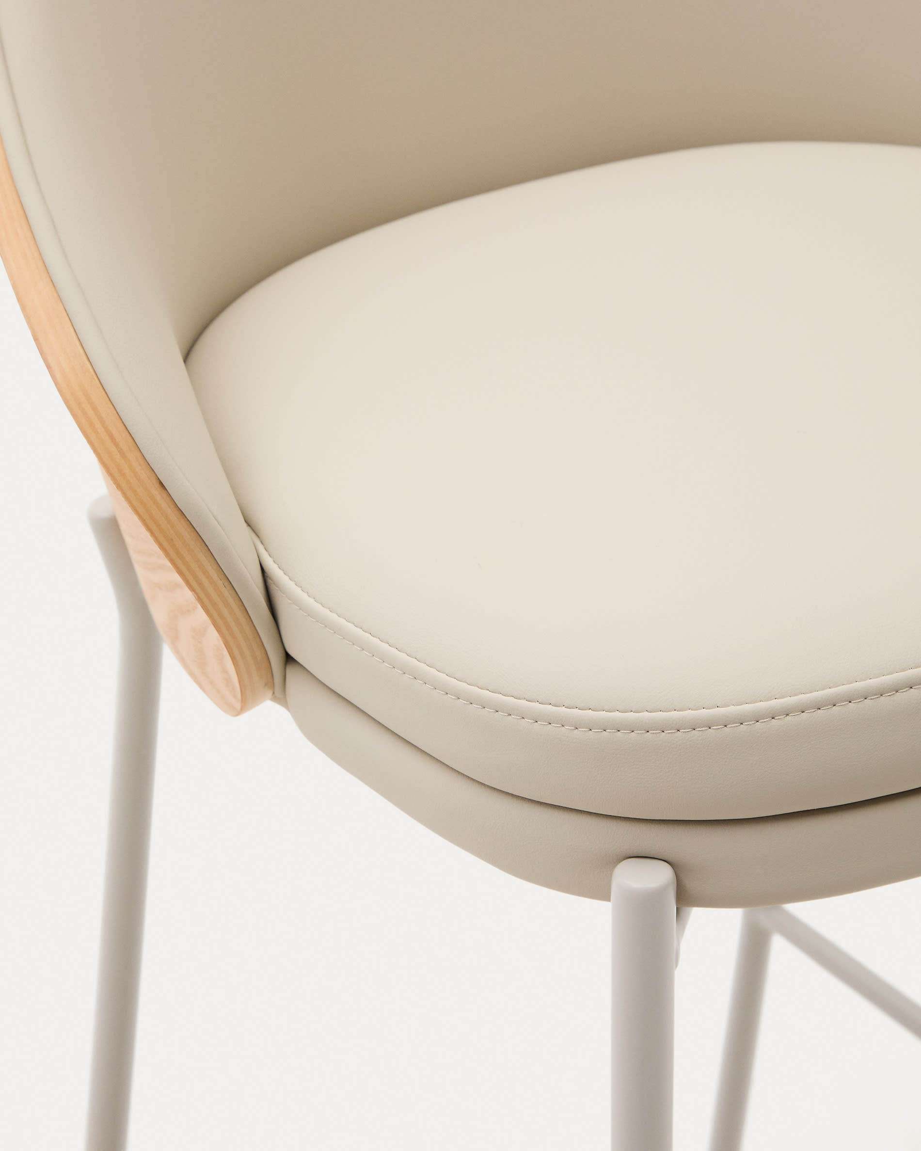 Eamy stool in beige polyurethane, ash veneer natural finish and beige metal 77 cm