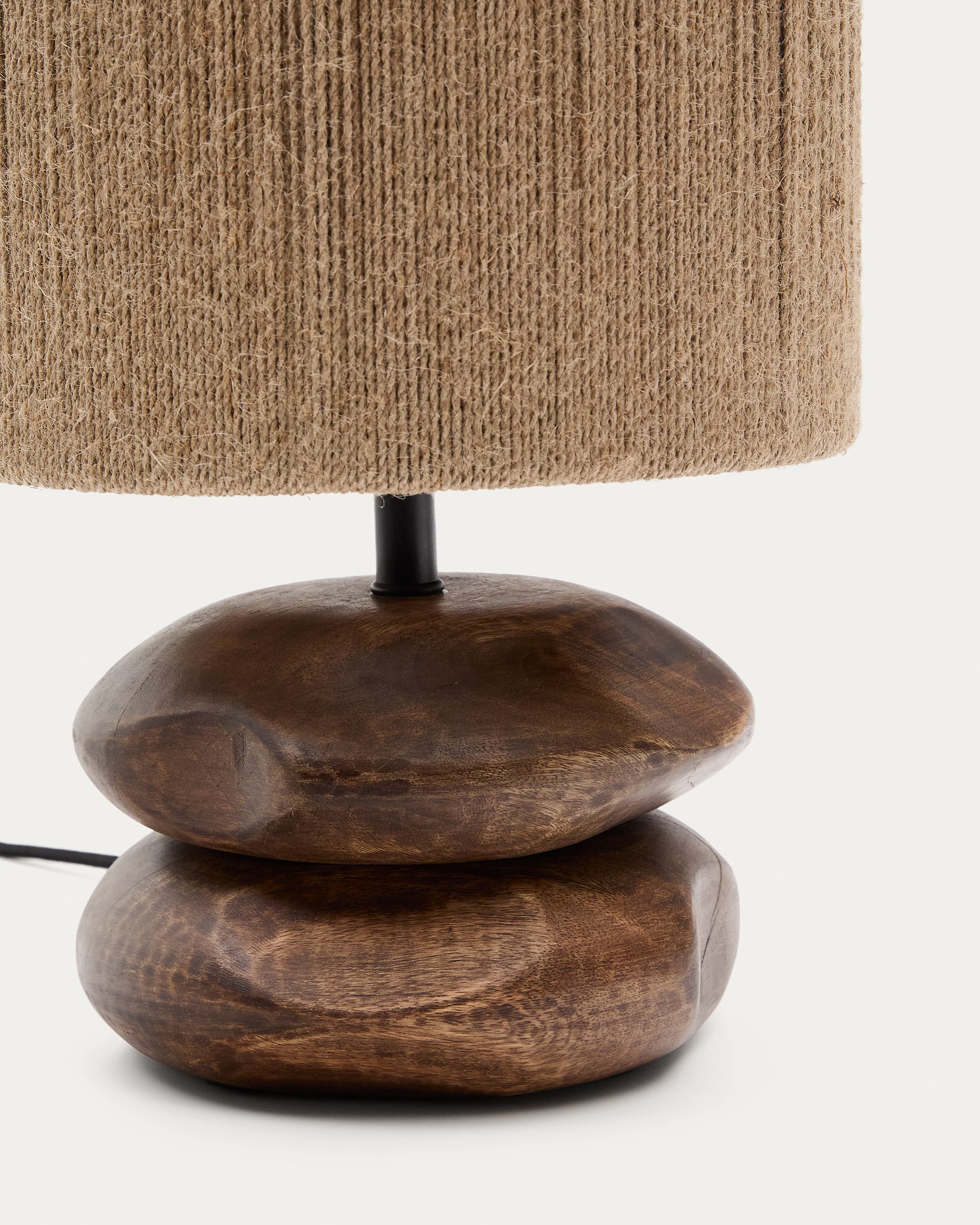 Kor table lamp made of jute and acacia wood in a dark finish