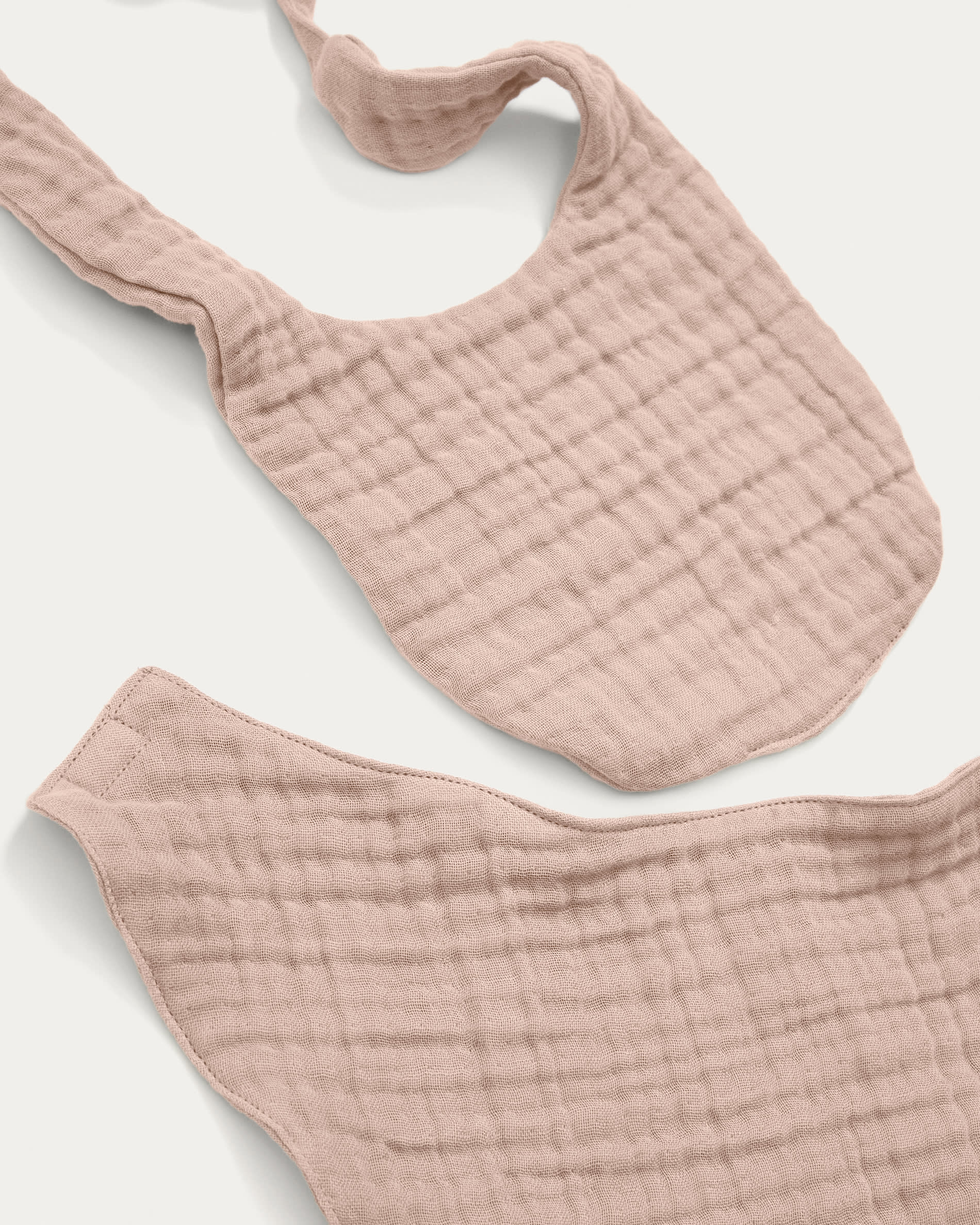 Prune pink bib and bandana set made of 100% cotton