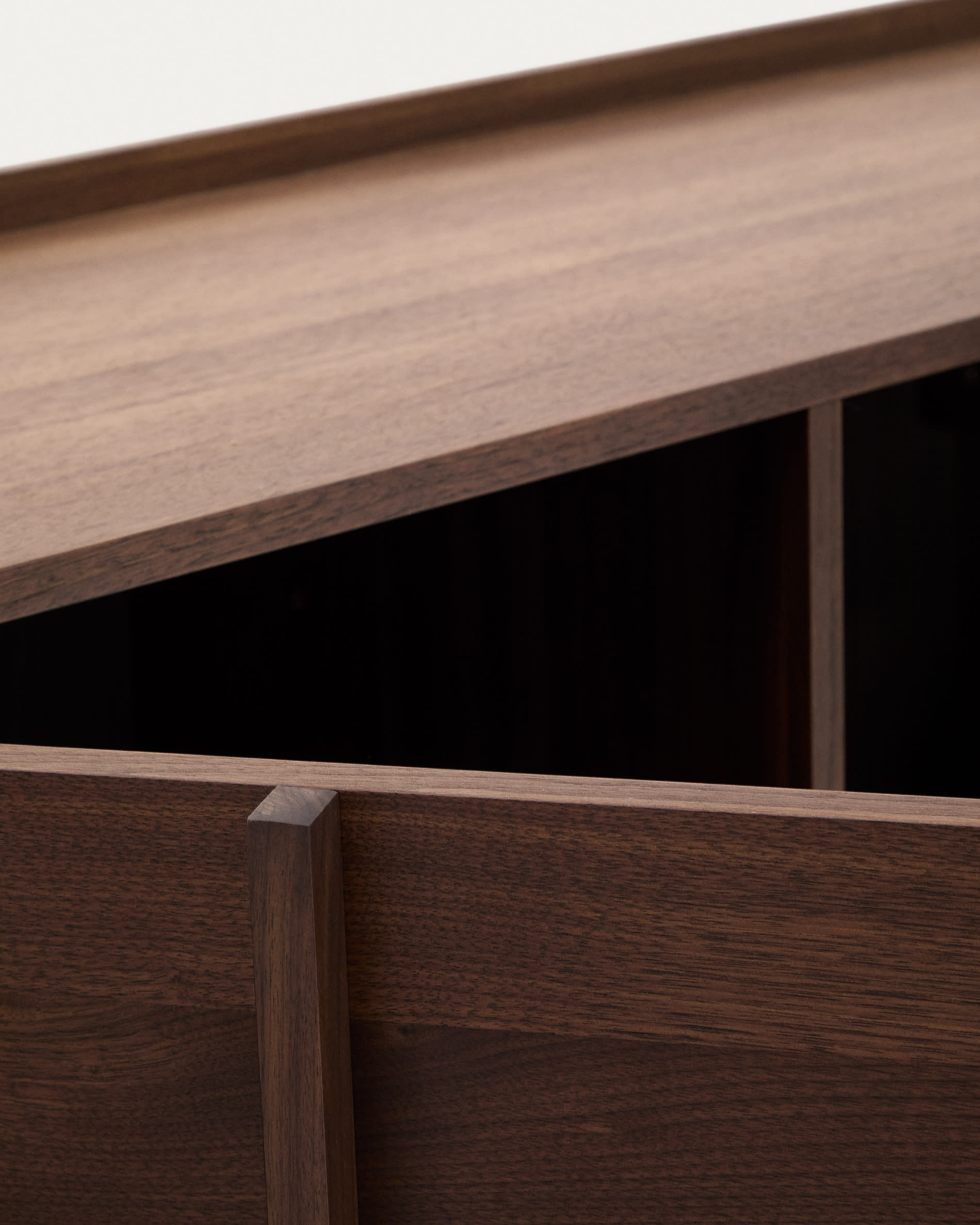 Onix sideboard with a walnut veneer in a dark finish, 200 x 80 cm FSC Mix Credit
