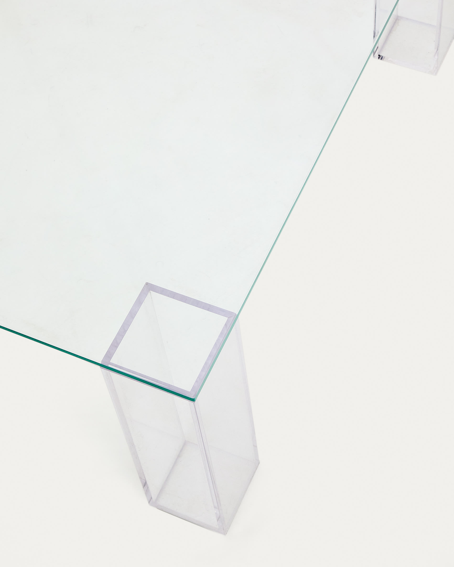 Adularia transparent, tempered-glass side table, 85 x 85 cm