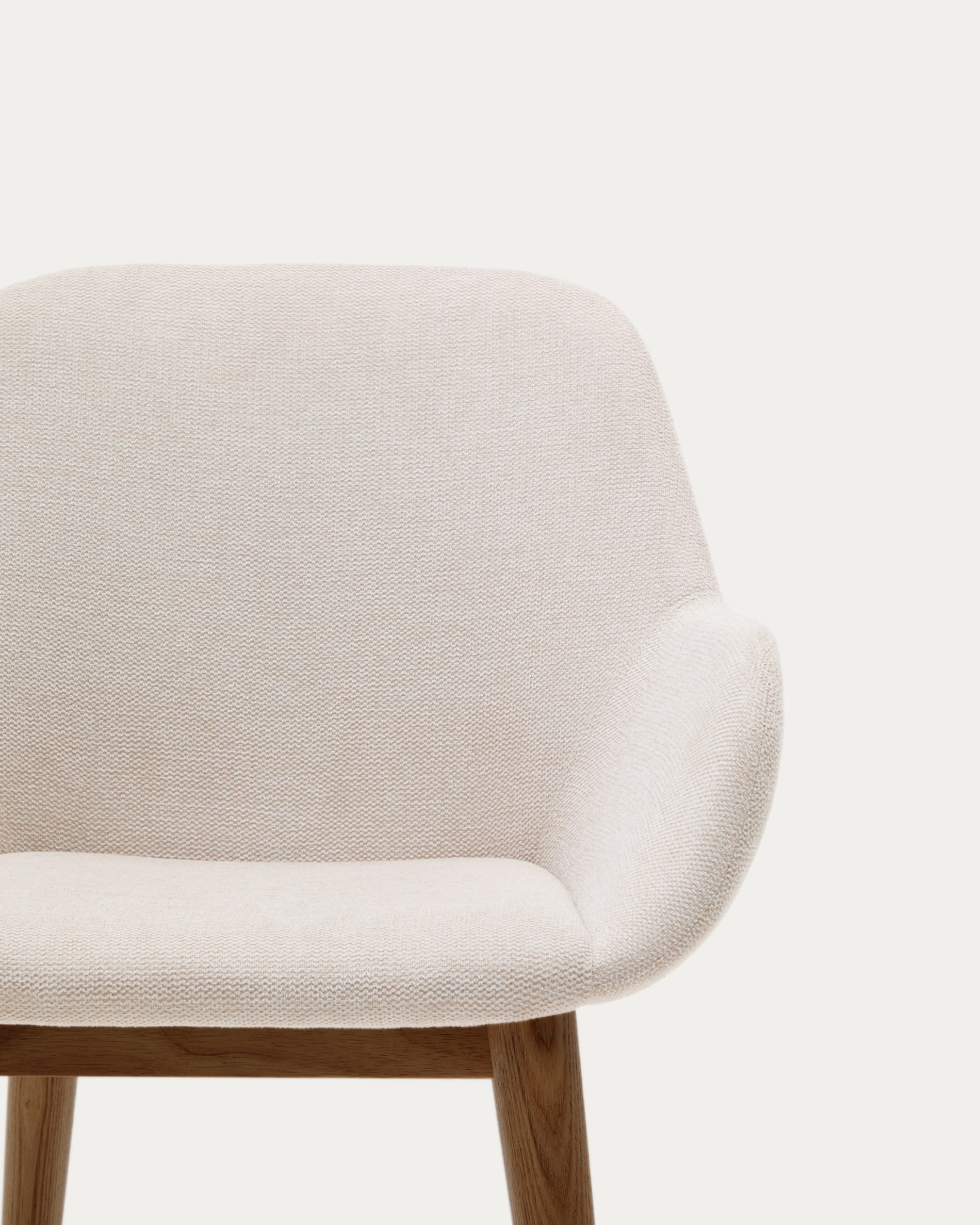 Konna chair in beige with solid ash wood legs in a dark finish FR