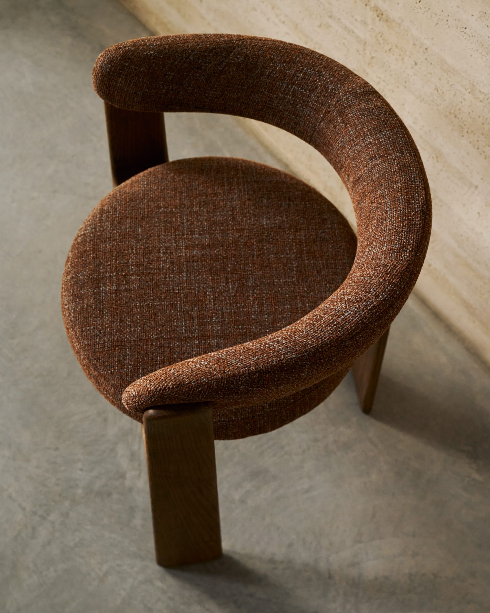 Granite fire-retardant chair (3 legs) in brown chenille and solid ash wood with walnut-coloured finish FSC 100%