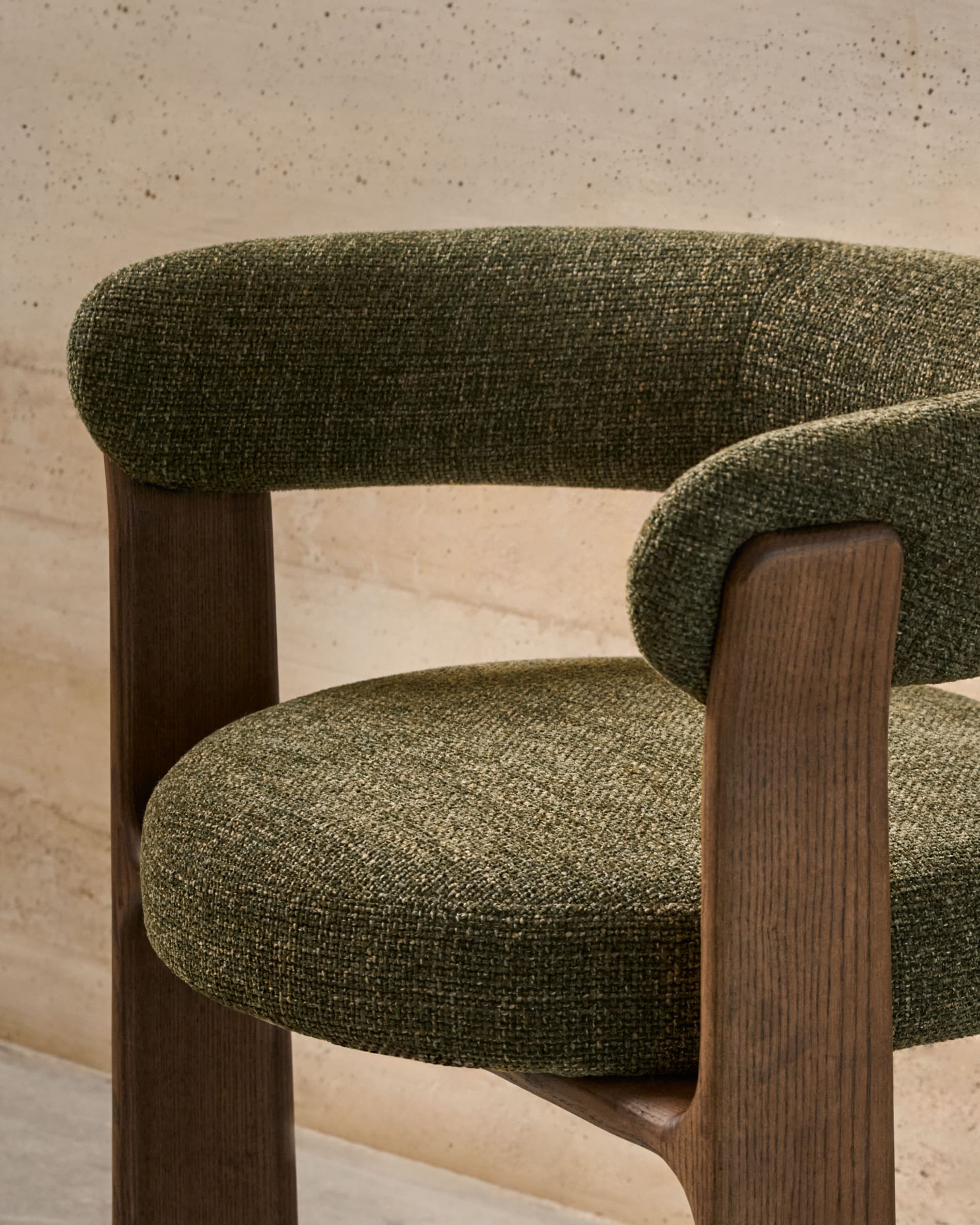 Granite fire-retardant chair (3 legs) in green chenille and solid ash wood with walnut-coloured finish FSC 100%