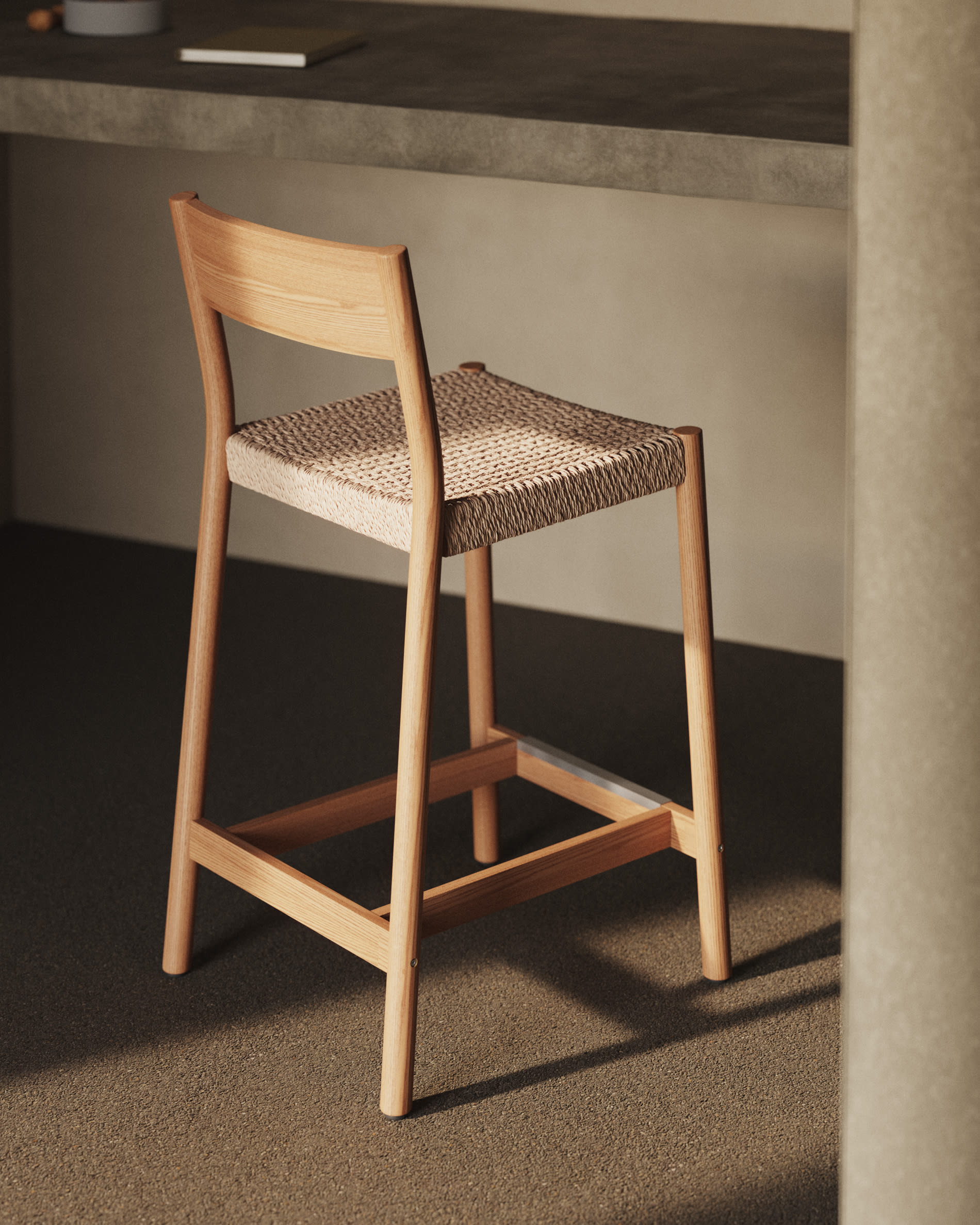 Yalia stool with backrest in solid oak wood with natural finish and rope seat, 65 cm, FSC Mix Credit