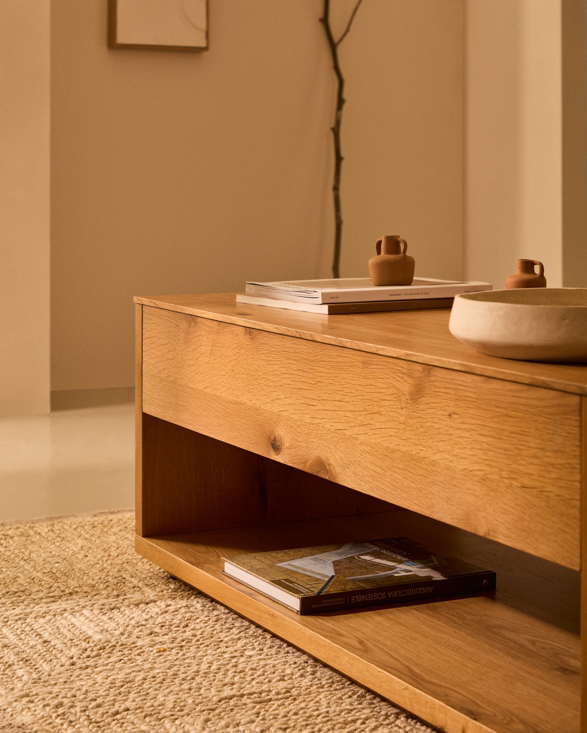 Alguema raisable coffee table in oak veneer with natural finish 120 x 60 cm