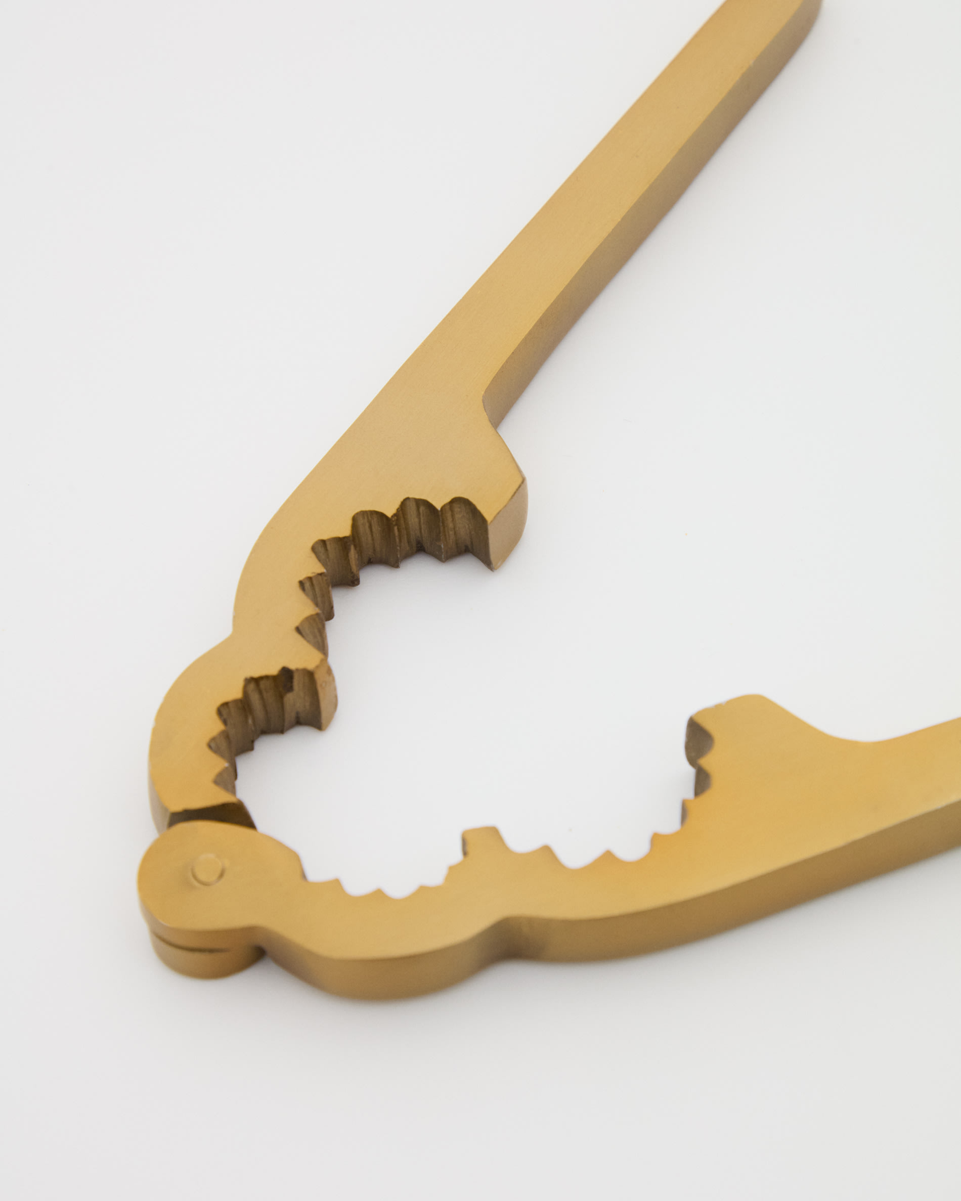 Blisk nutcracker made of gold-coloured stainless steel