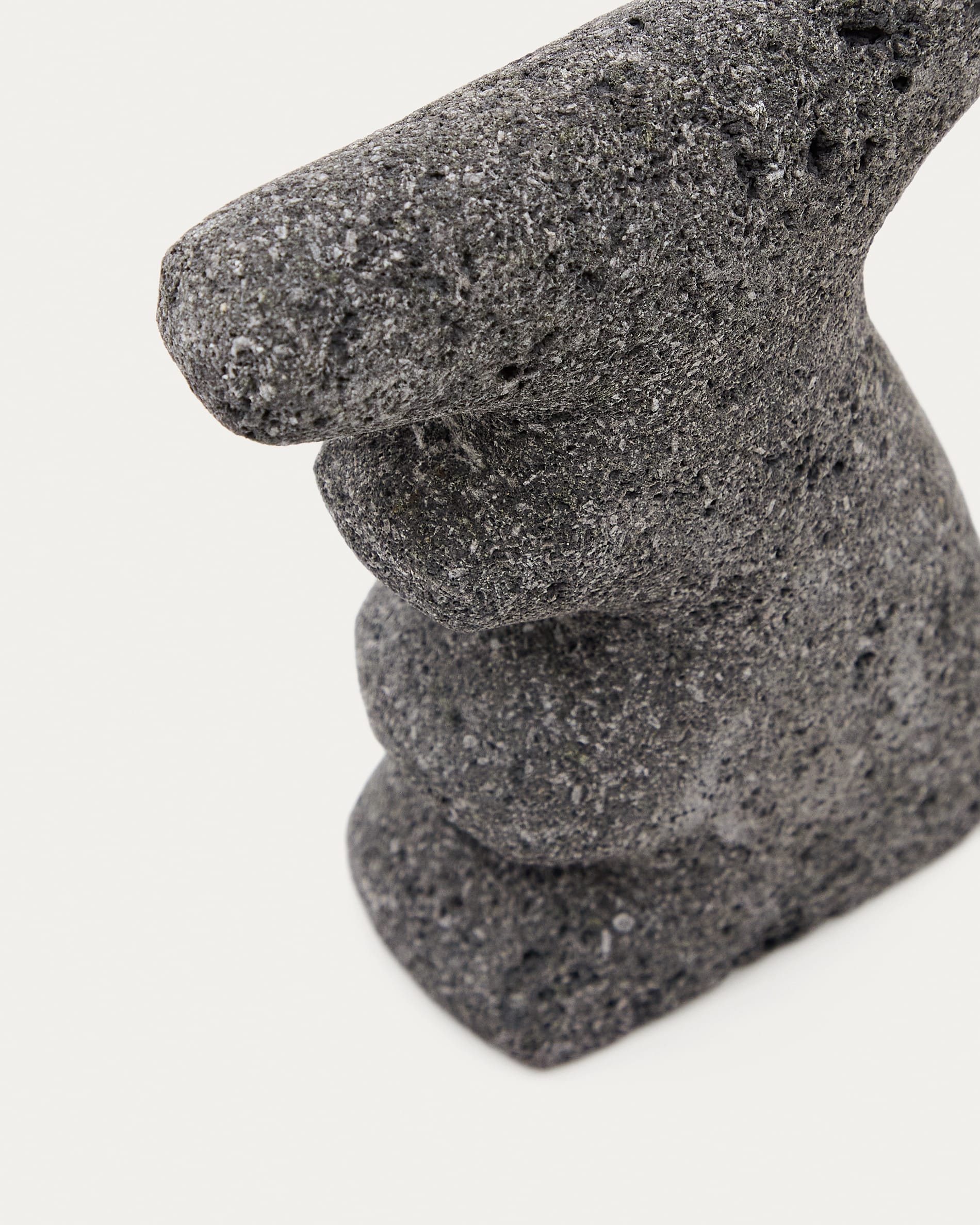 Arif set of stone sculptures in a beige and black finish, 12 cm / 23 cm