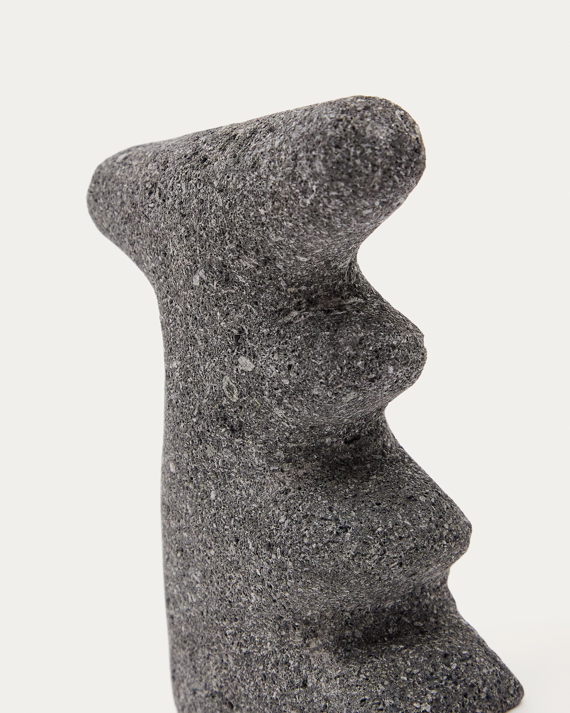 Arif set of stone sculptures in a beige and black finish, 12 cm / 23 cm