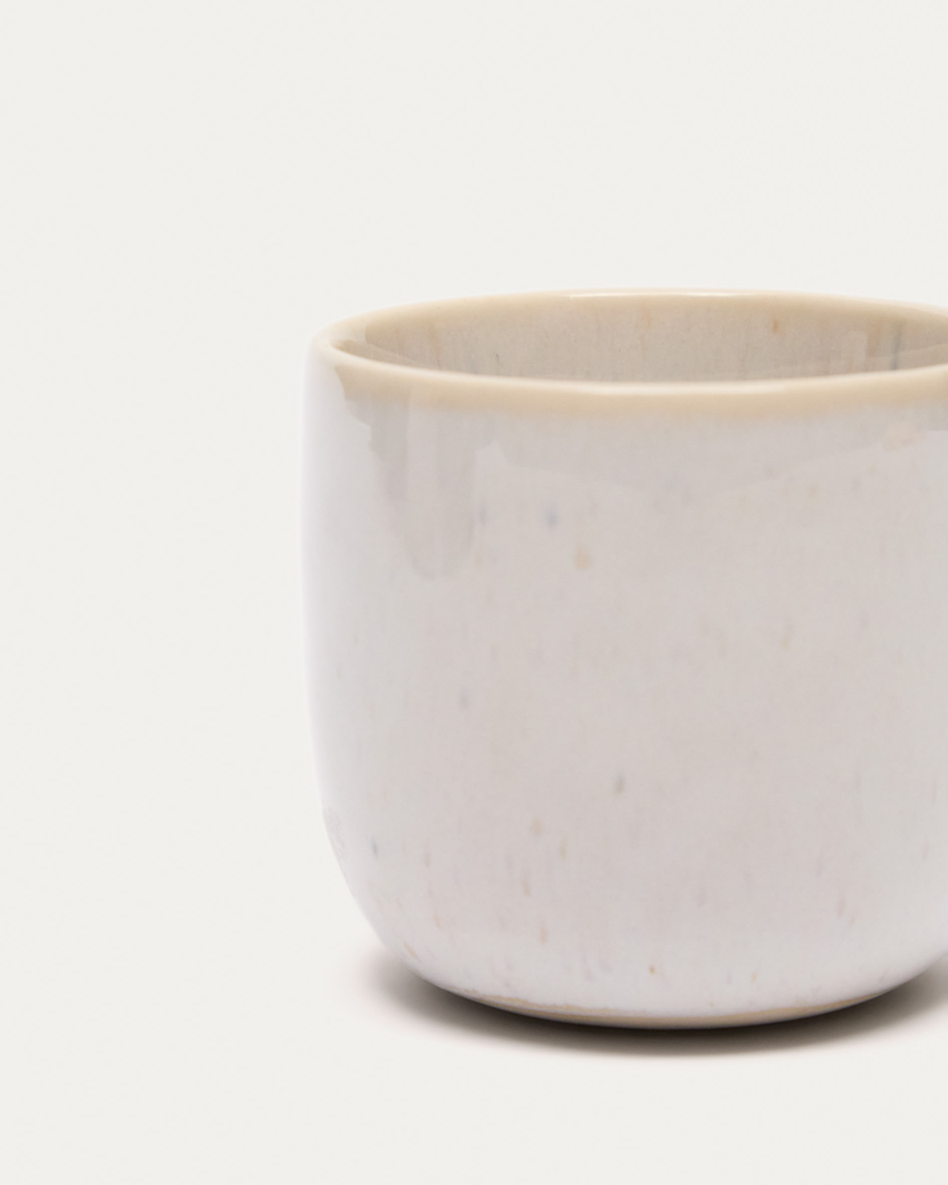 Uilo white ceramic mug