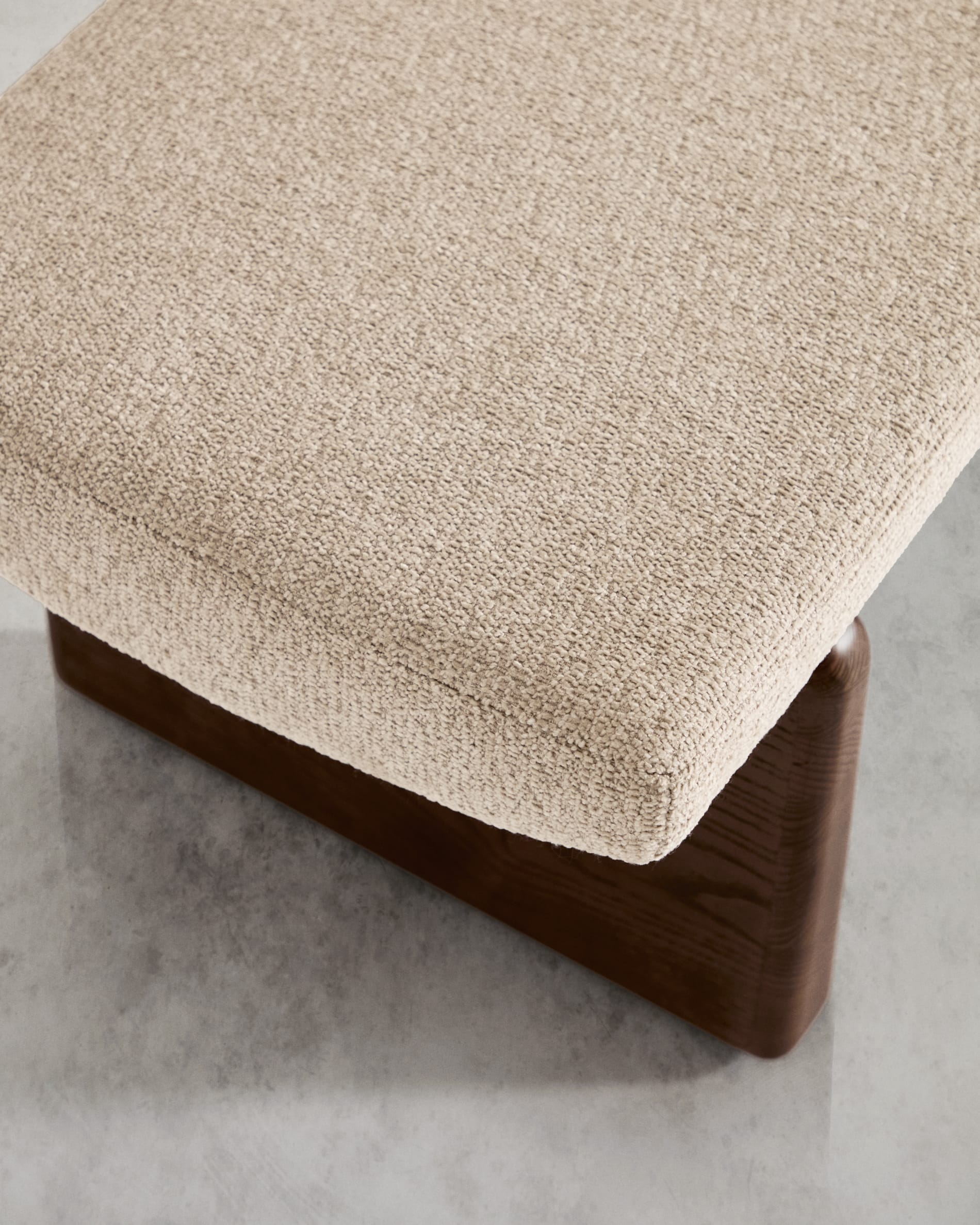 Topaz bench in beige chenille and FSC 100% solid ash wood in a walnut finish, 150 cm