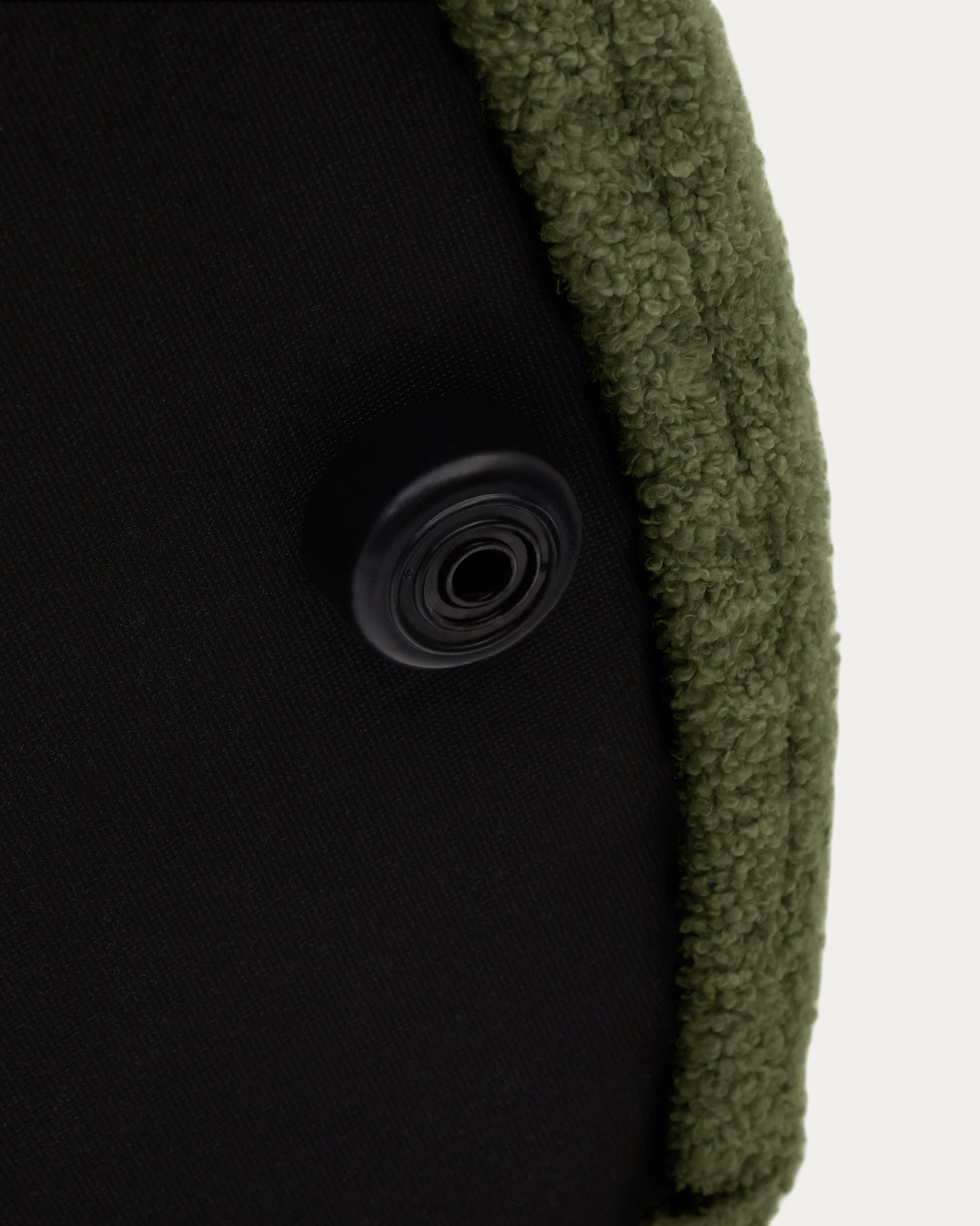 Kaeli footrest with removable cover in green bouclé Ø 90 cm