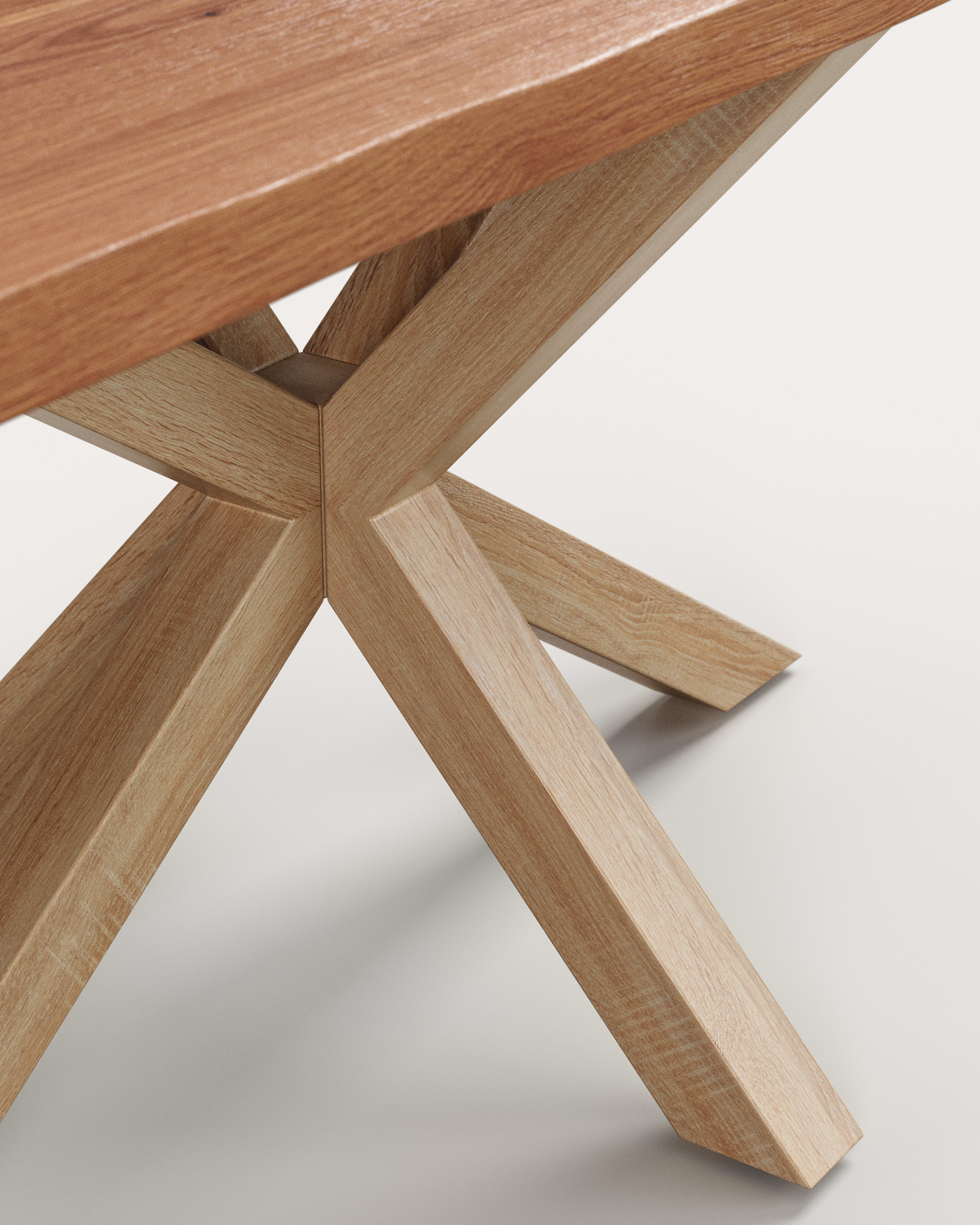 Table Argo en plaqué chêne finition naturelle et pieds en acier effet bois — Kave Home