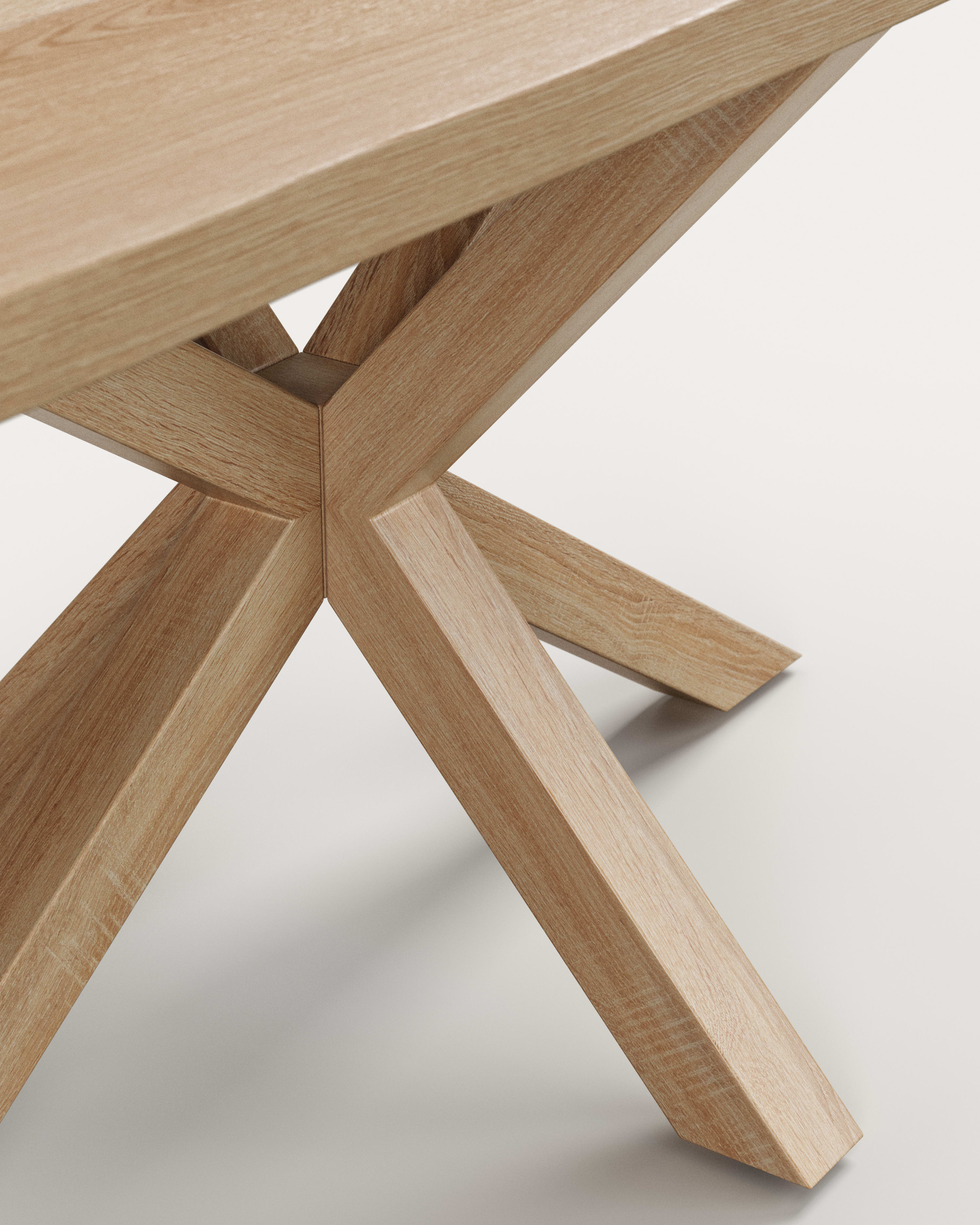 Table Argo en plaqué chêne blanchi et pieds en acier effet bois — Kave Home