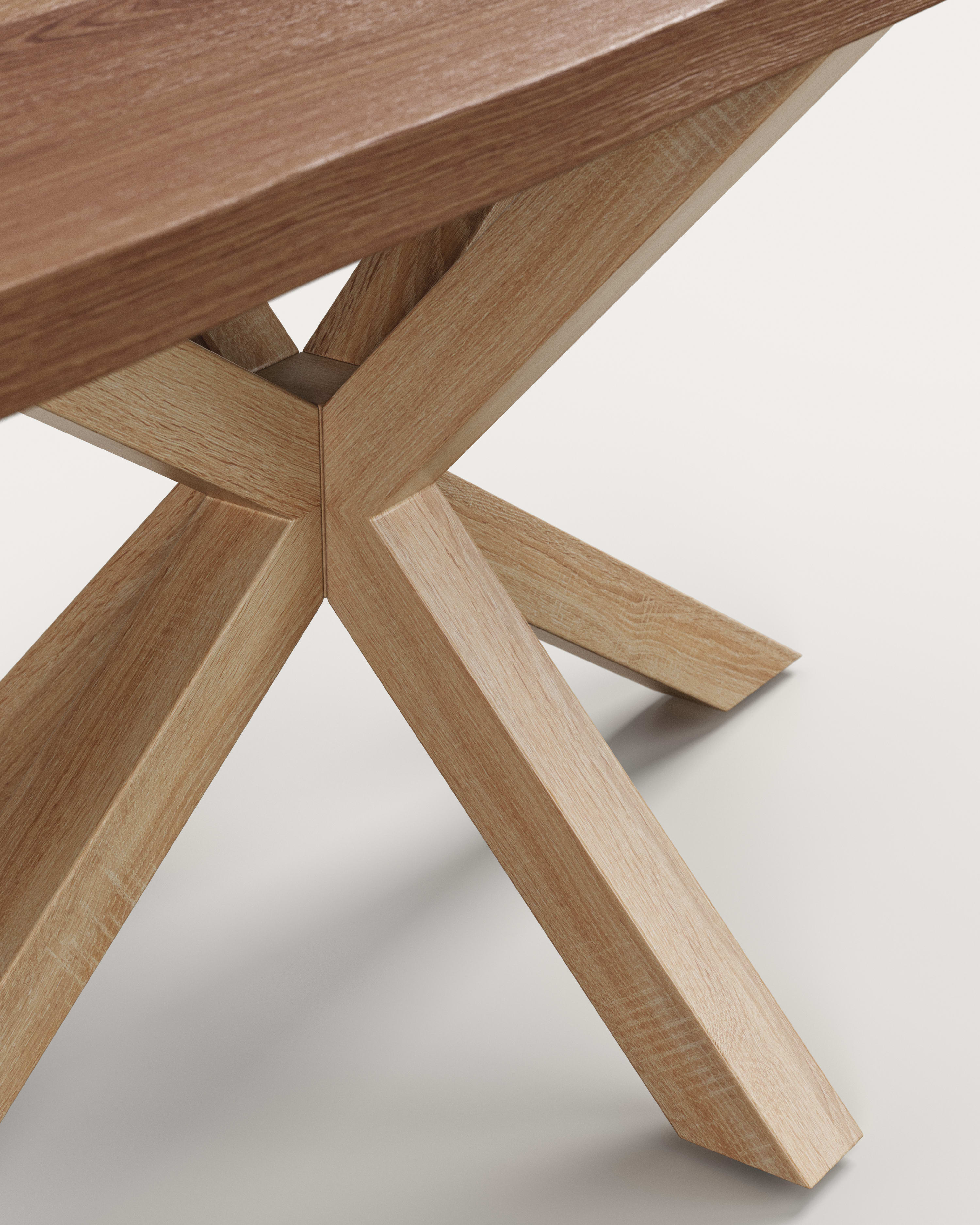Table Argo en plaqué chêne vieilli et pieds en acier effet bois — Kave Home