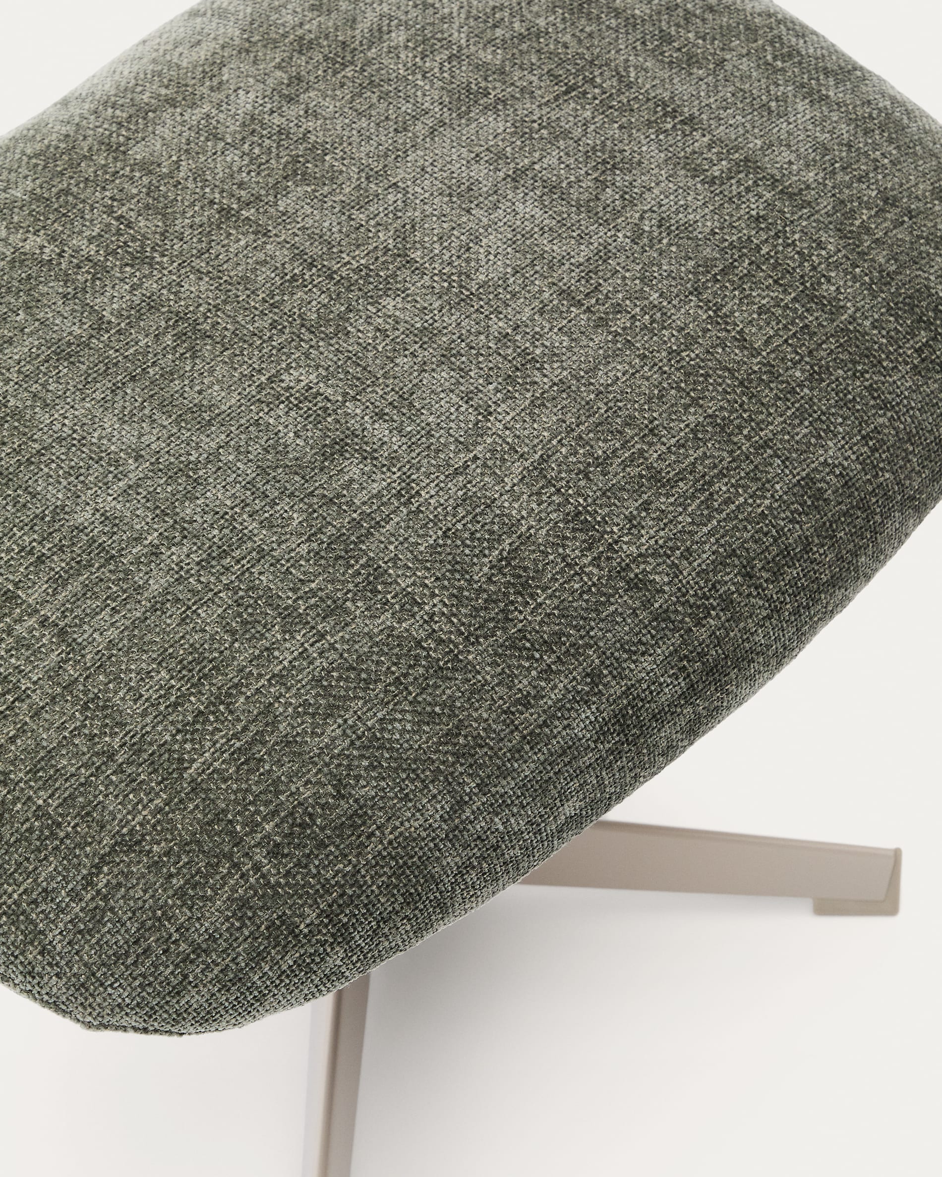 Teryl swivel footrest in green chenille and metal with a grey finish FSC™ 100%.
