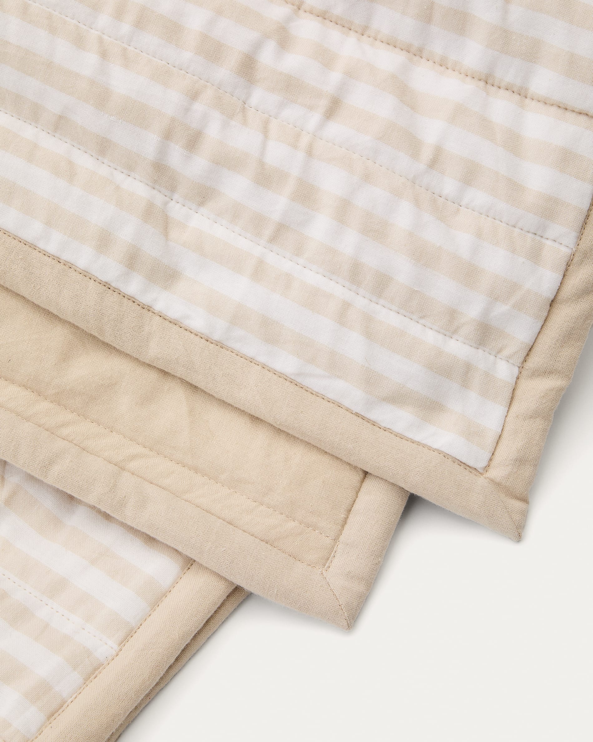 Sini beige bedspread made of 100% organic cotton for 90 cm beds