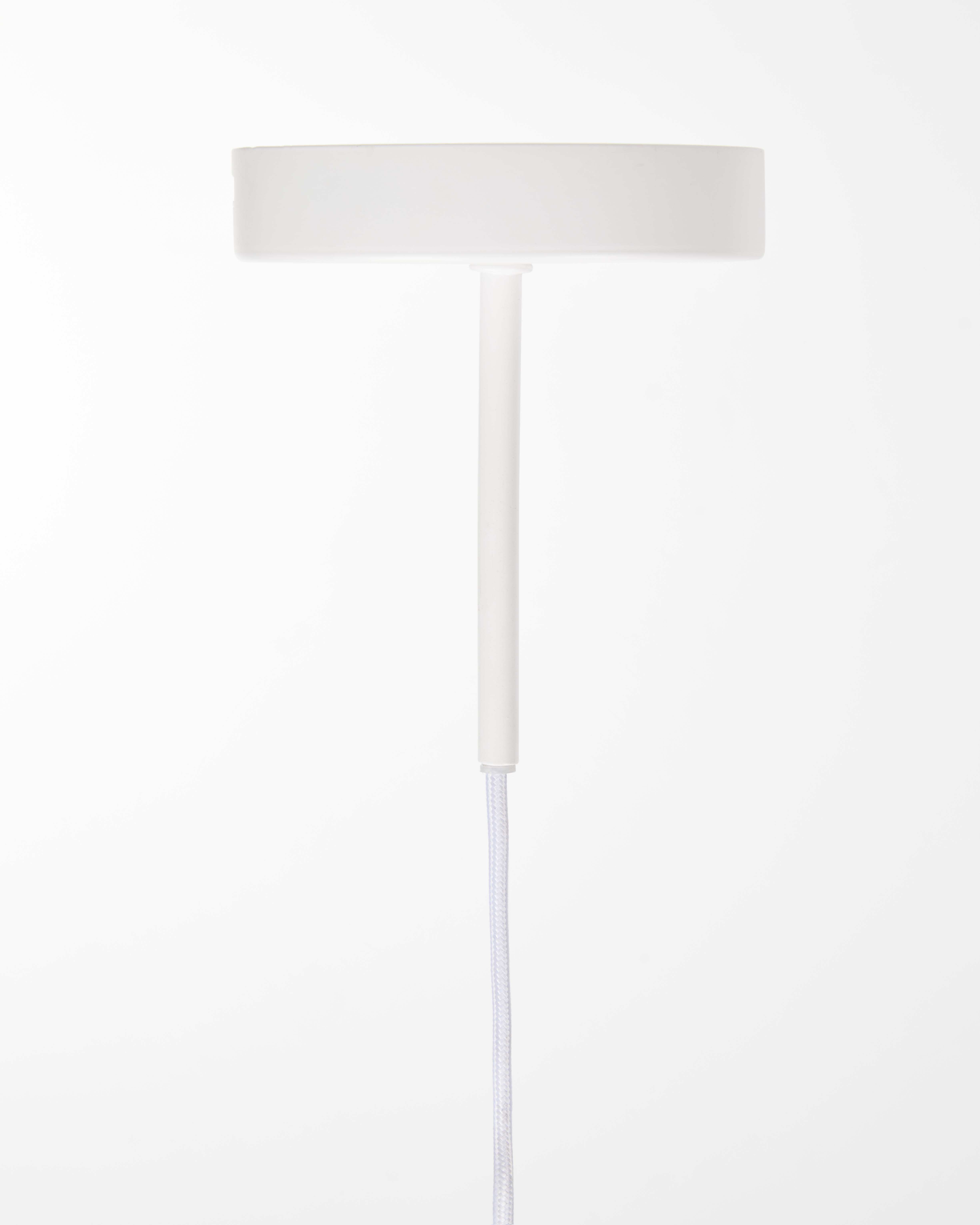 Fluvia metal lamp fitting in a white finish, 250 cm