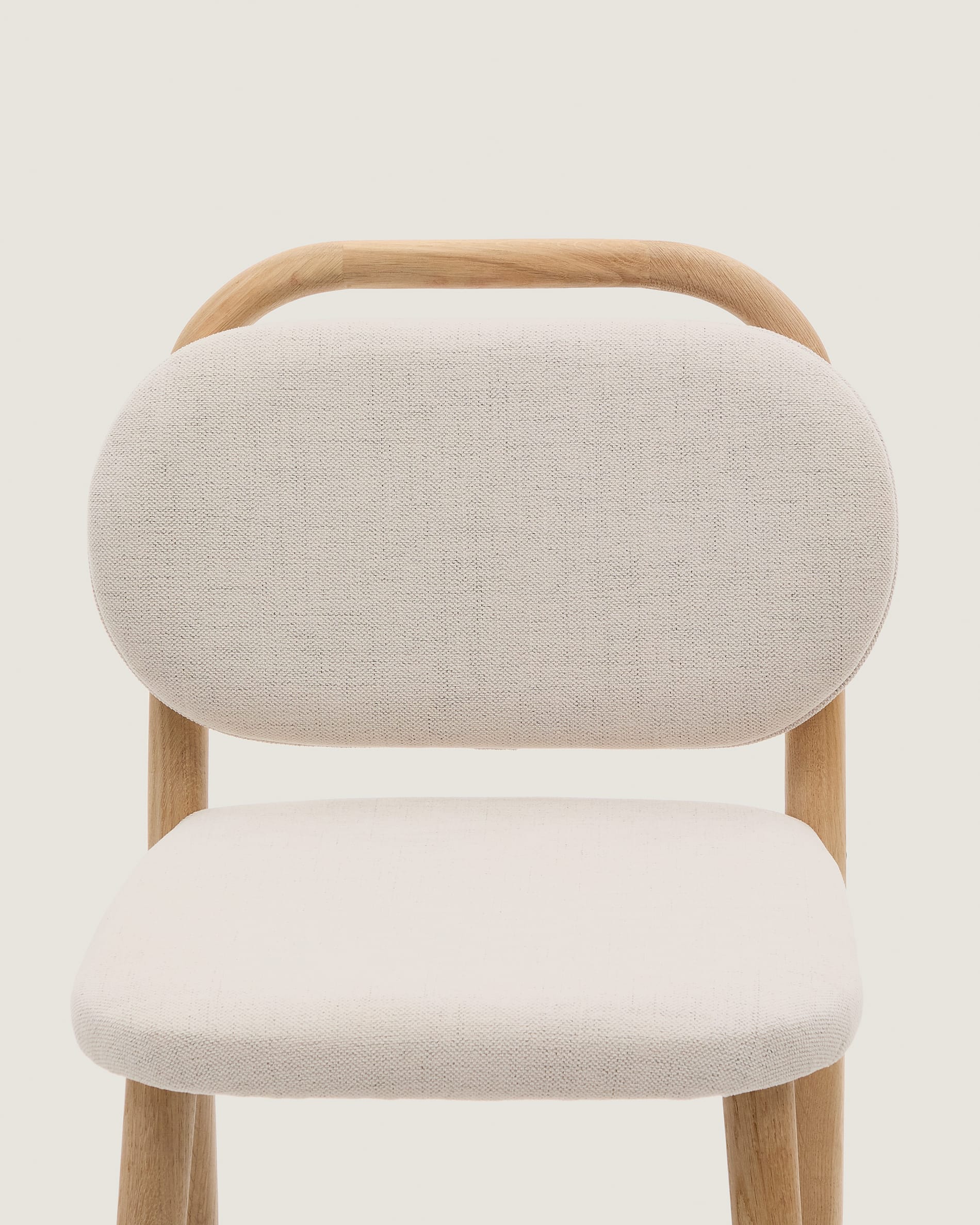 Helda stool in beige chenille and solid oak wood FSC Mix Credit 65 cm