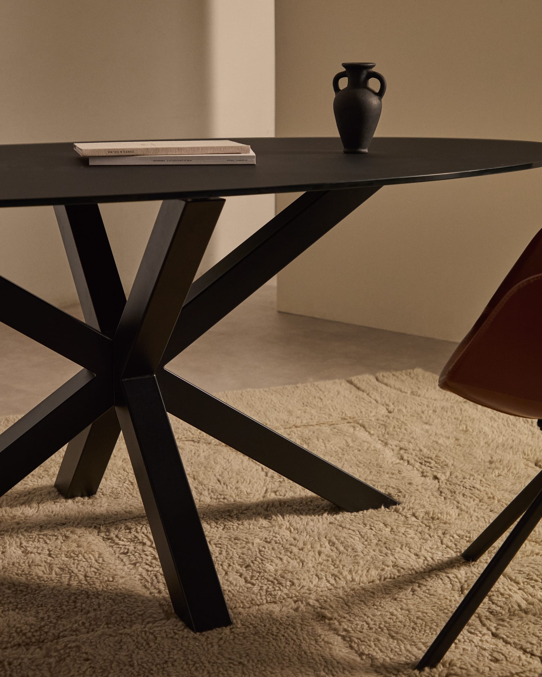 Argo table with black glass and black steel legs Ø 200 x 100 cm
